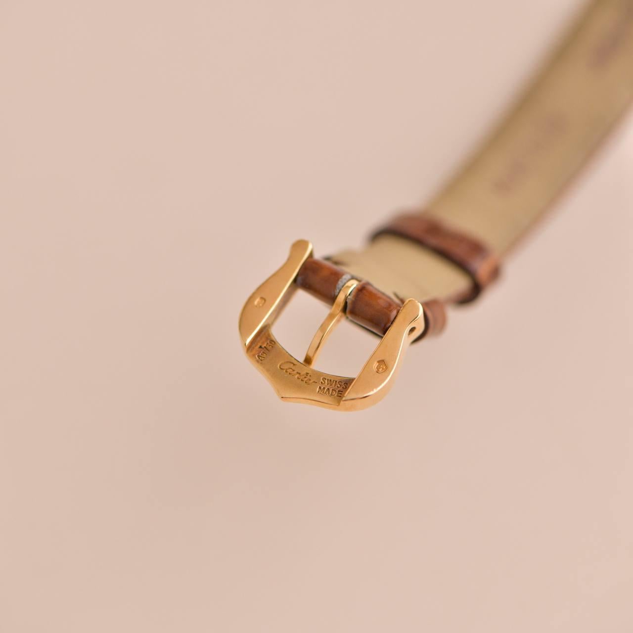 Cartier Baignoire Small Model 18k Yellow Gold on Leather W8000009 In Excellent Condition In Banbury, GB