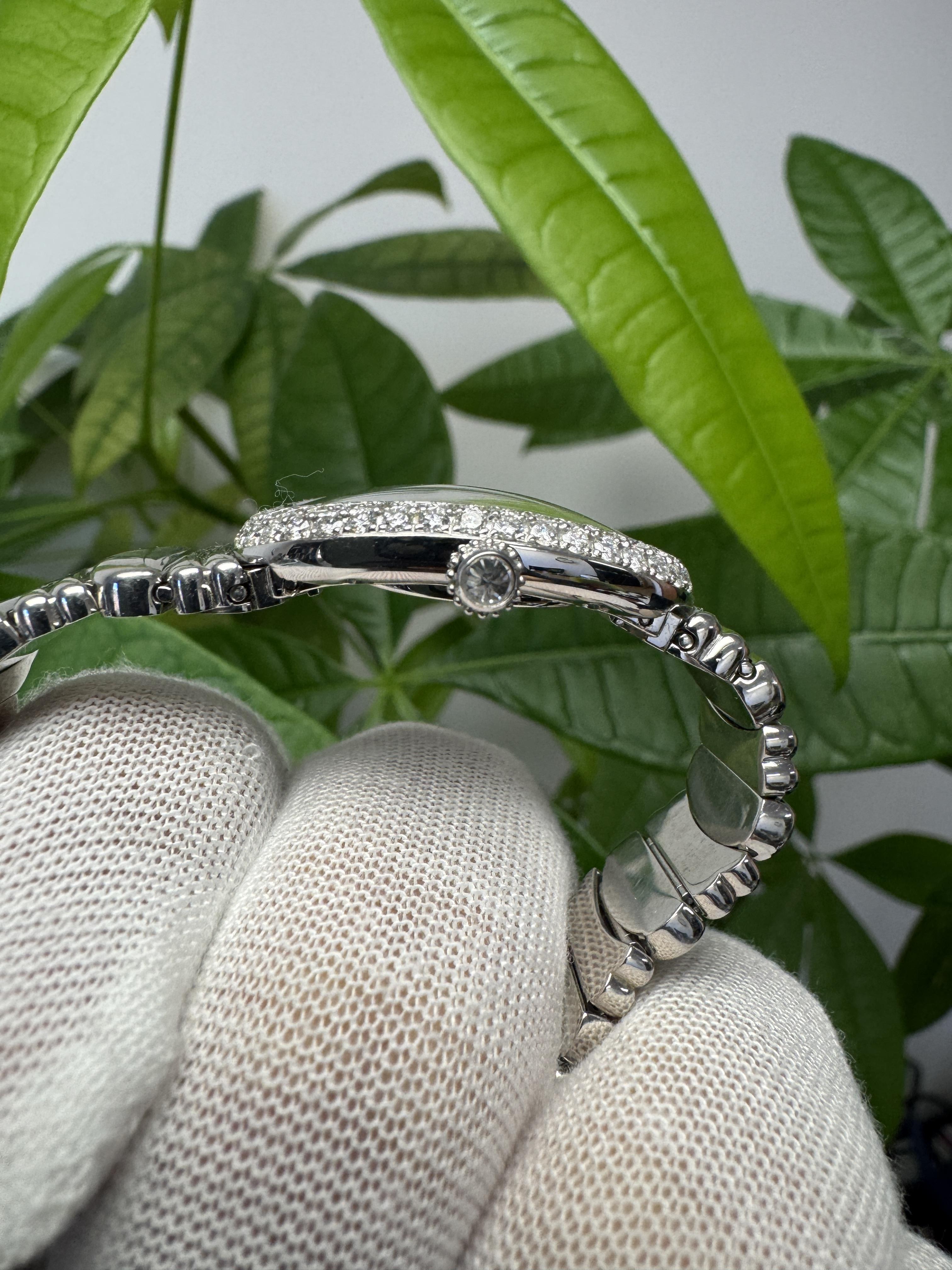 Reloj Cartier Baignoire W15133L2 18K blanco Bisel Diamante Mujer en Bueno estado para la venta en Great Neck Plaza, NY