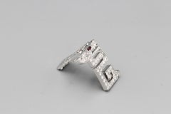 Cartier Broche Baiser Du Dragon en or blanc 18 carats avec diamants et rubis