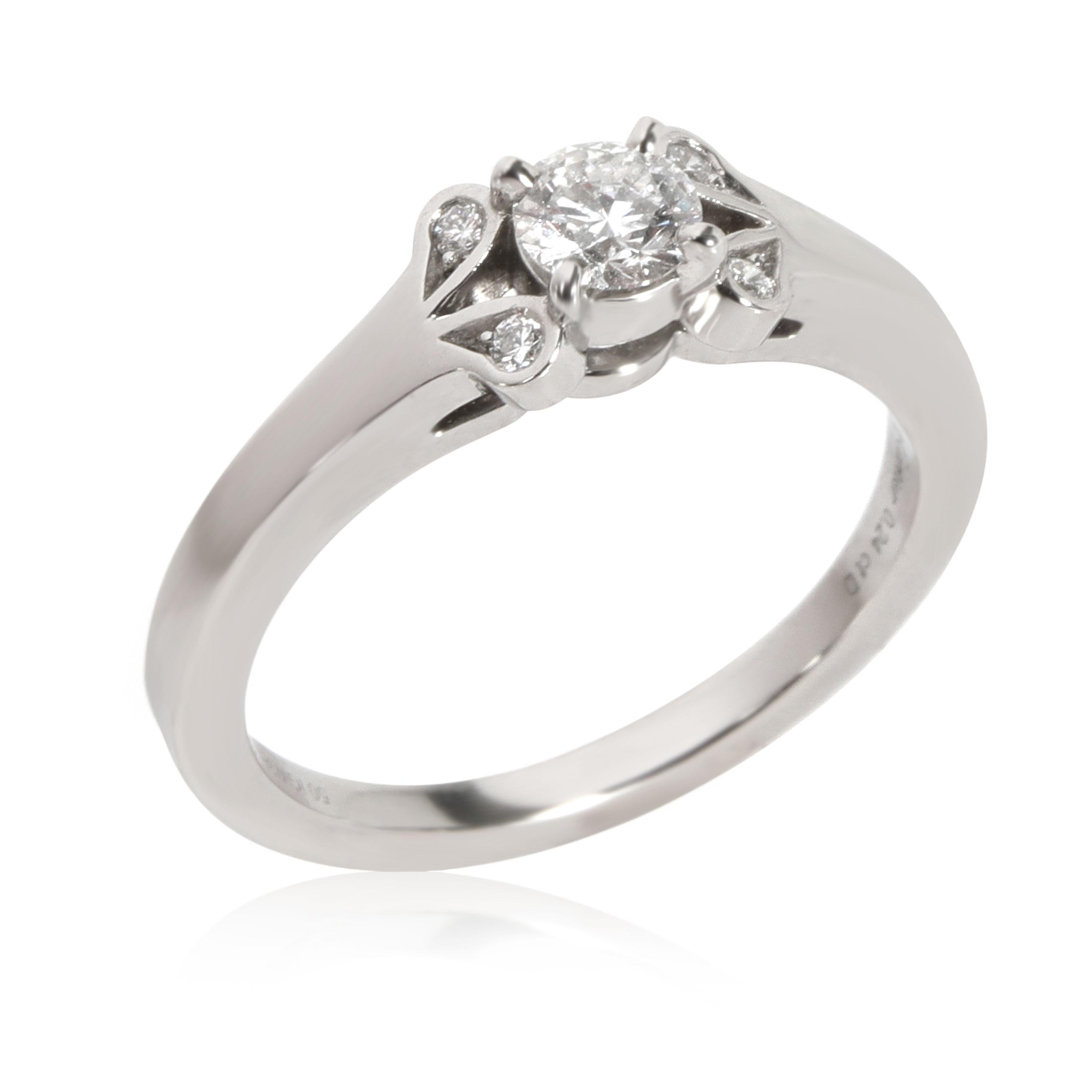 Cartier Ballerine Diamond Engagement Ring in Platinum E VVS2 0.27 CT

PRIMARY DETAILS
SKU: 114987
Listing Title: Cartier Ballerine Diamond Engagement Ring in Platinum E VVS2 0.27 CT
Condition Description: Retails for 3250 USD. In excellent condition