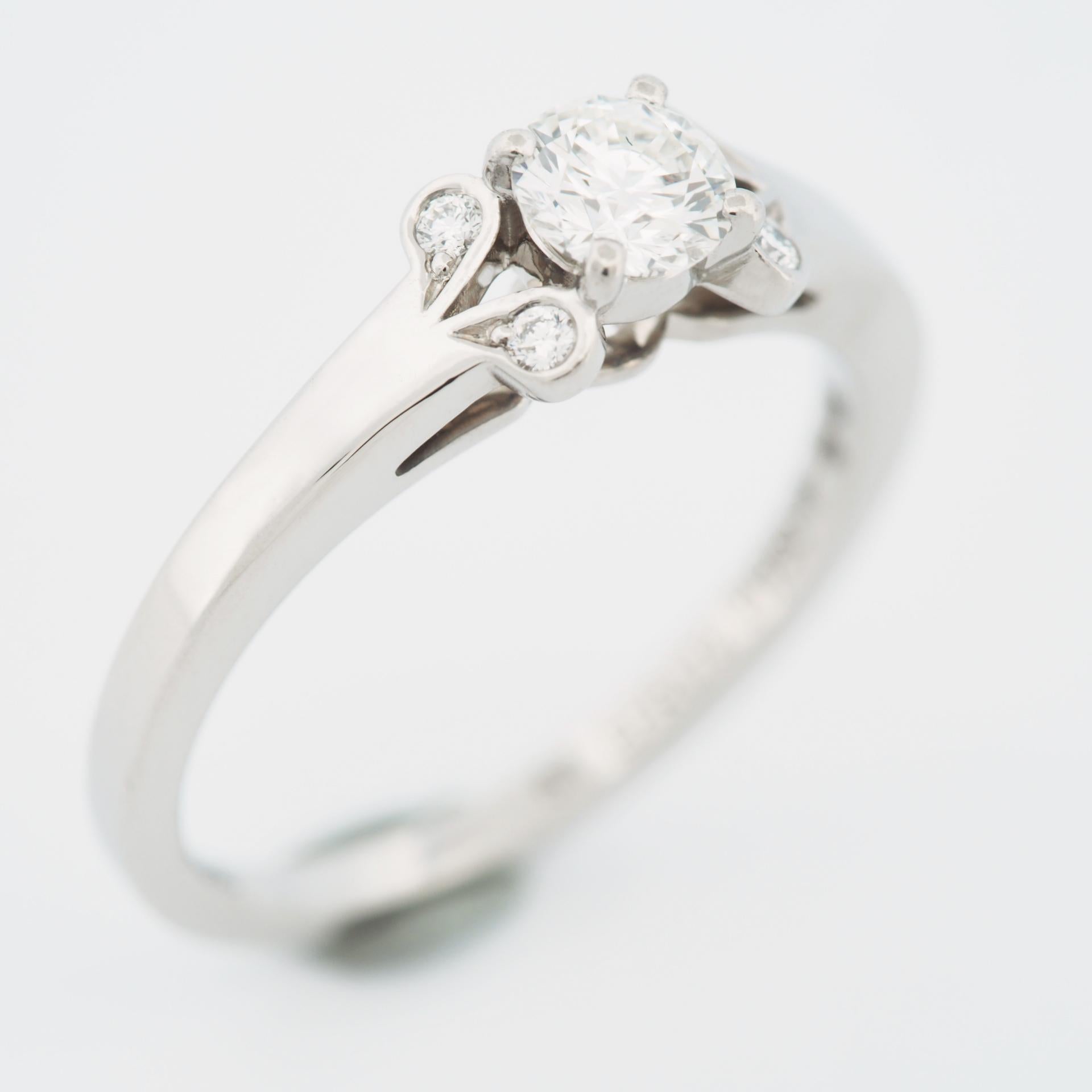 Round Cut Cartier Ballerine Solitaire 0.32ct Diamond Engagement Ring Pt 51 For Sale