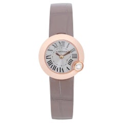 Cartier Montre Ballon Blanc 26mm avec cadran en or rose 18 carats et quartz pour femmes WGBL0004