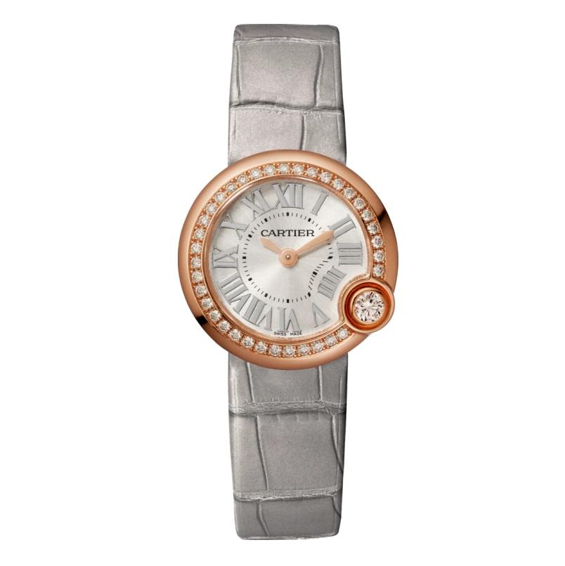 Ballon Blanc de Cartier watch, 26 mm, quartz movement. 18K pink gold case set with brilliant-cut diamonds. Brilliant-cut diamond at 4 o'clock. Silvered sunray-brushed dial. Golden-finish sword-shaped hands. Sapphire crystal. Semi-matte light gray