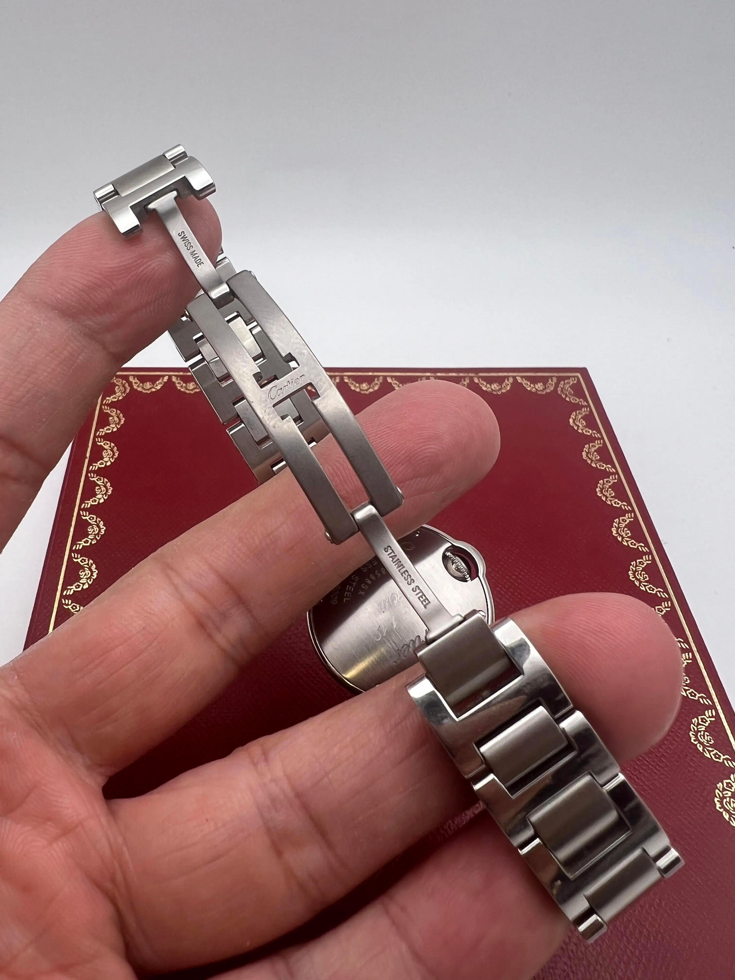 Cartier Ballon Bleu 28mm W69010Z4 Quadrante argento Orologio da donna al quarzo Papers in vendita 8