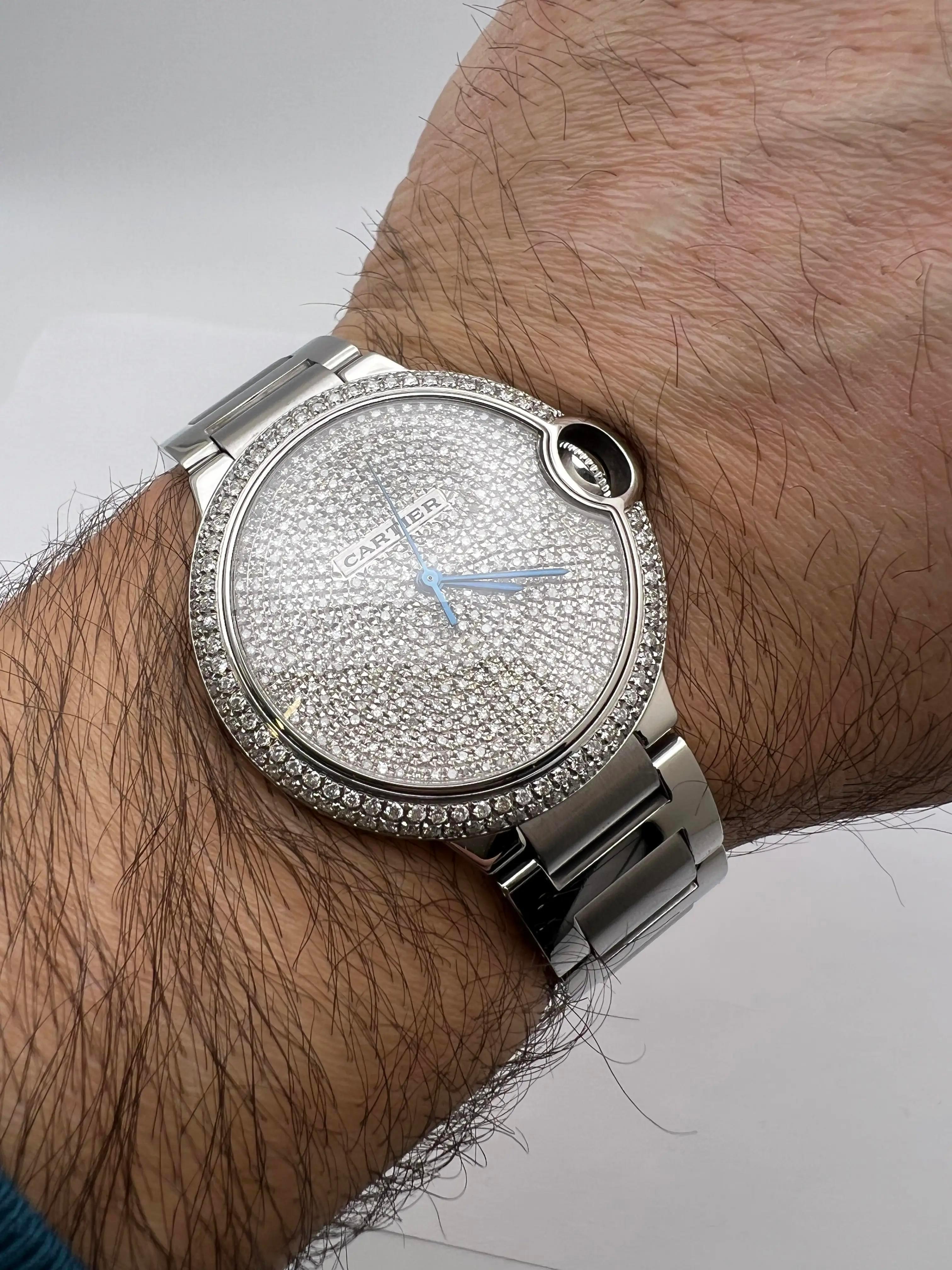 Cartier Ballon Bleu 36mm Lunette diamantée personnalisée et cadran entièrement pavé W6920046 en vente 1