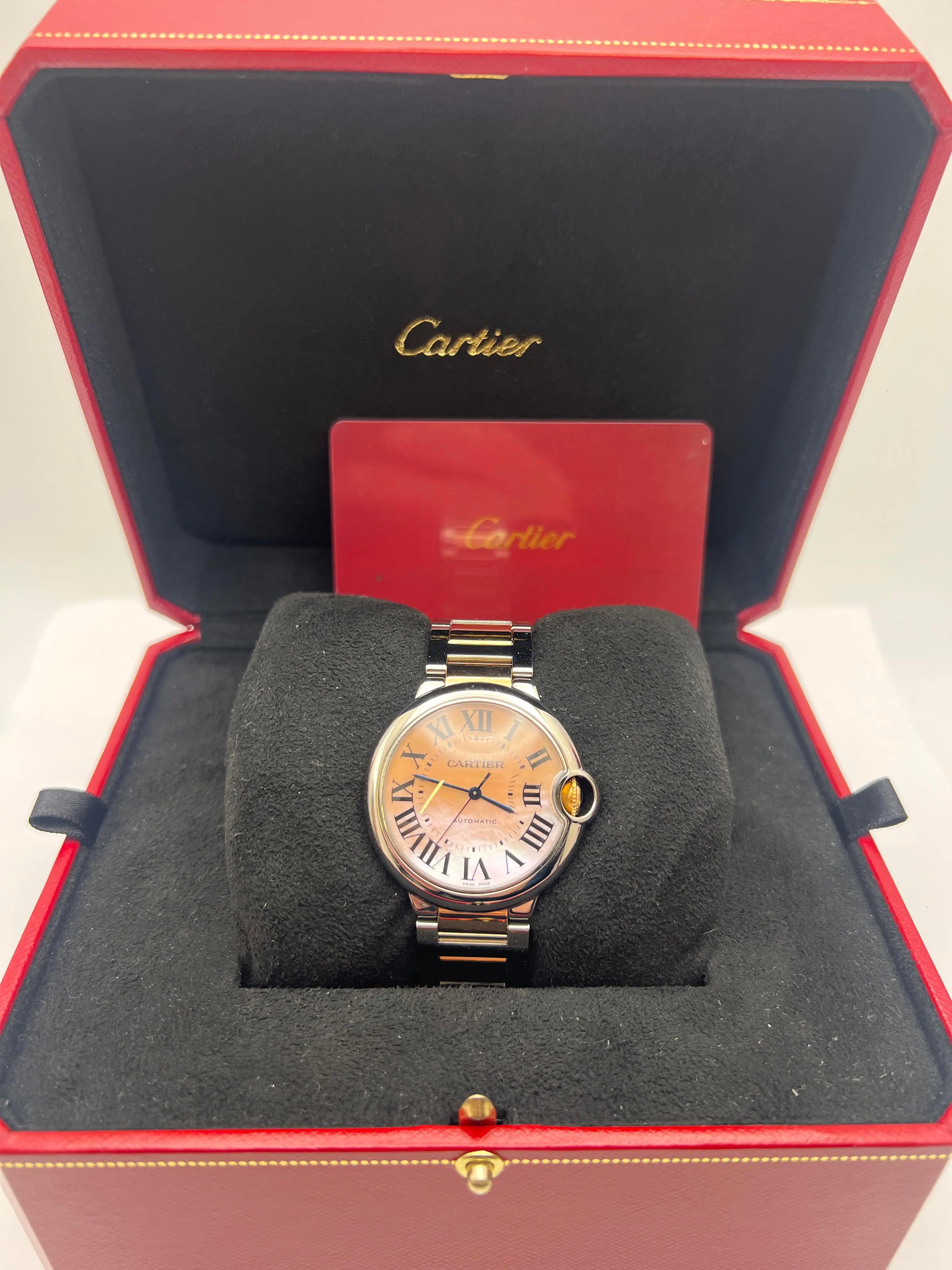 Cartier Ballon Bleu 36 mm W2BB0011 18 carats or rose bicolore rose avec cadran MOP rose Excellent état - En vente à New York, NY
