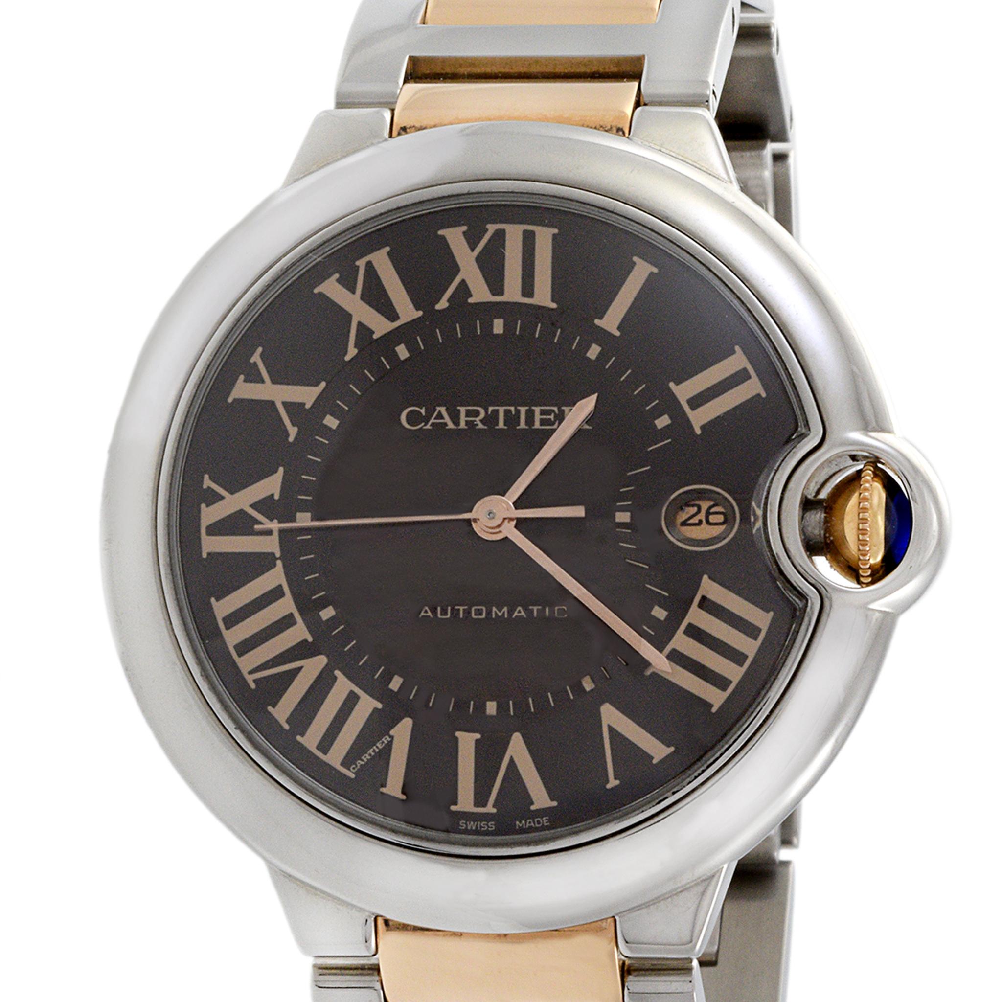 Cartier Ballon Bleu Stahl Rose Gold Braunes Zifferblatt Uhr (Modell W6920032). Dieser exquisite Zeitmesser verbindet nahtlos klassische Eleganz mit moderner Raffinesse. Das runde Edelstahlgehäuse mit einem Durchmesser von 42 mm und einer Dicke von