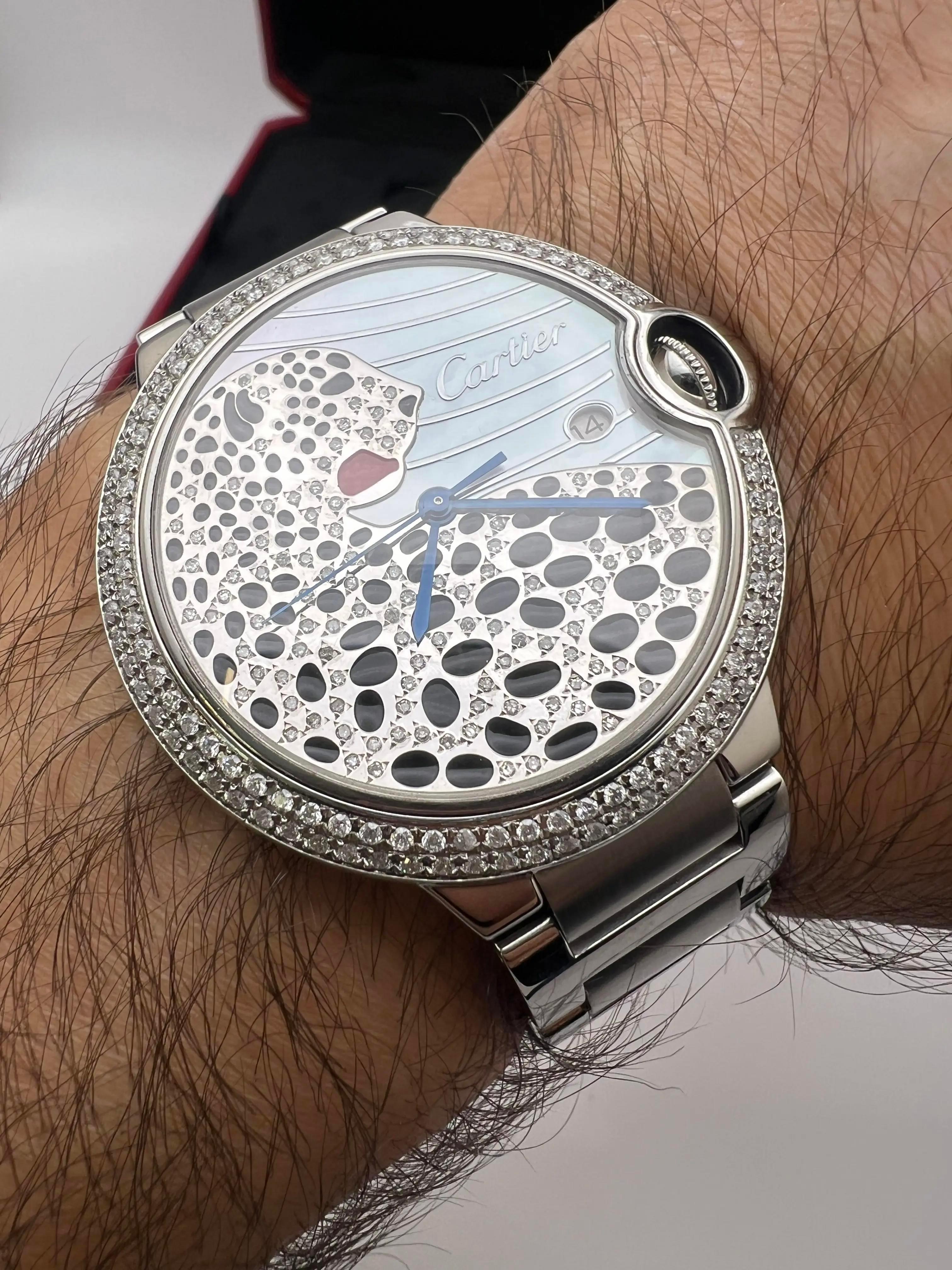 Taglio rotondo Cartier Ballon Bleu 42 mm Quadrante e lunetta con diamanti personalizzati Panther W69012Z4 in vendita