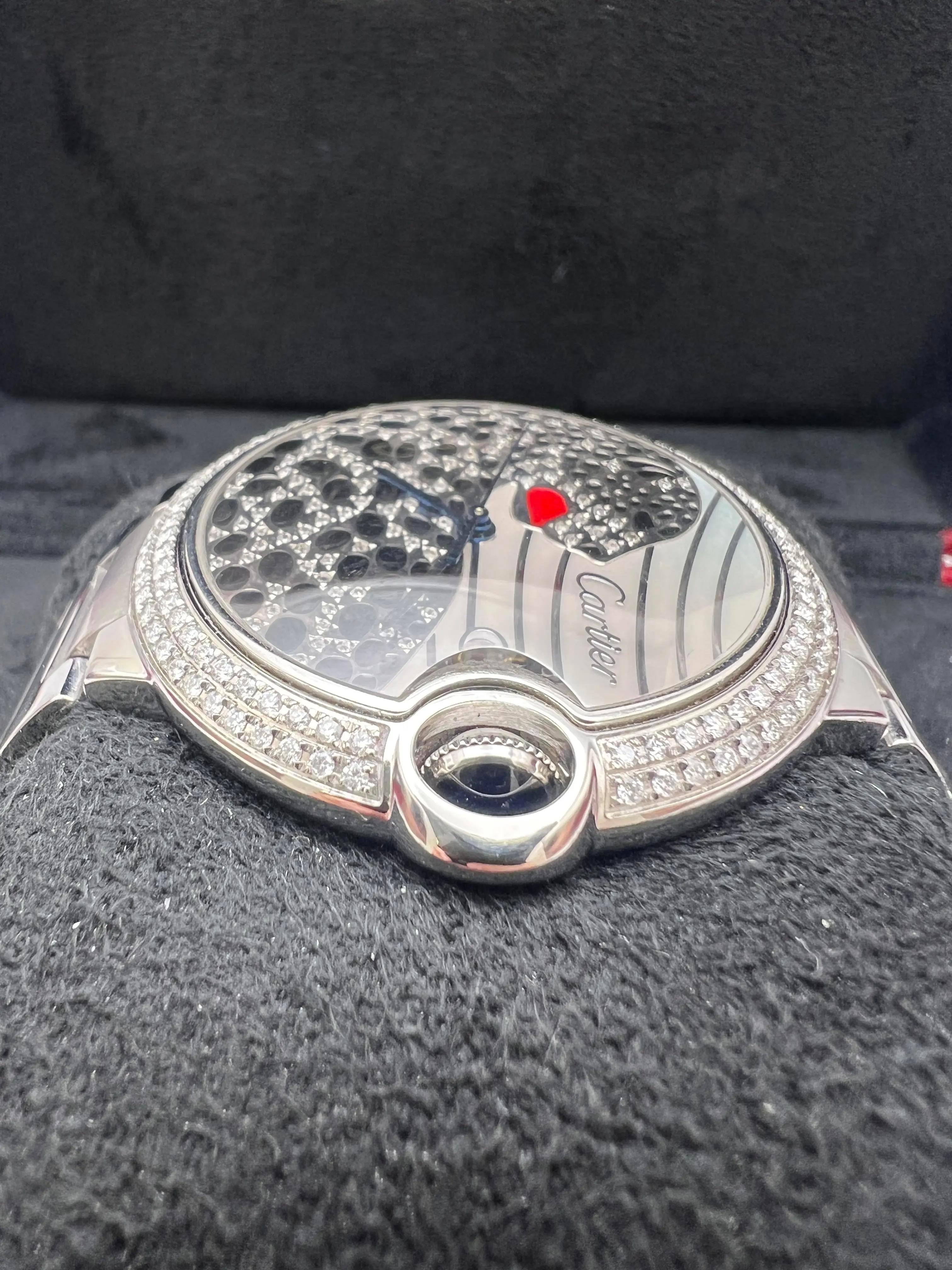 Cartier Ballon Bleu 42 mm Quadrante e lunetta con diamanti personalizzati Panther W69012Z4 in vendita 2