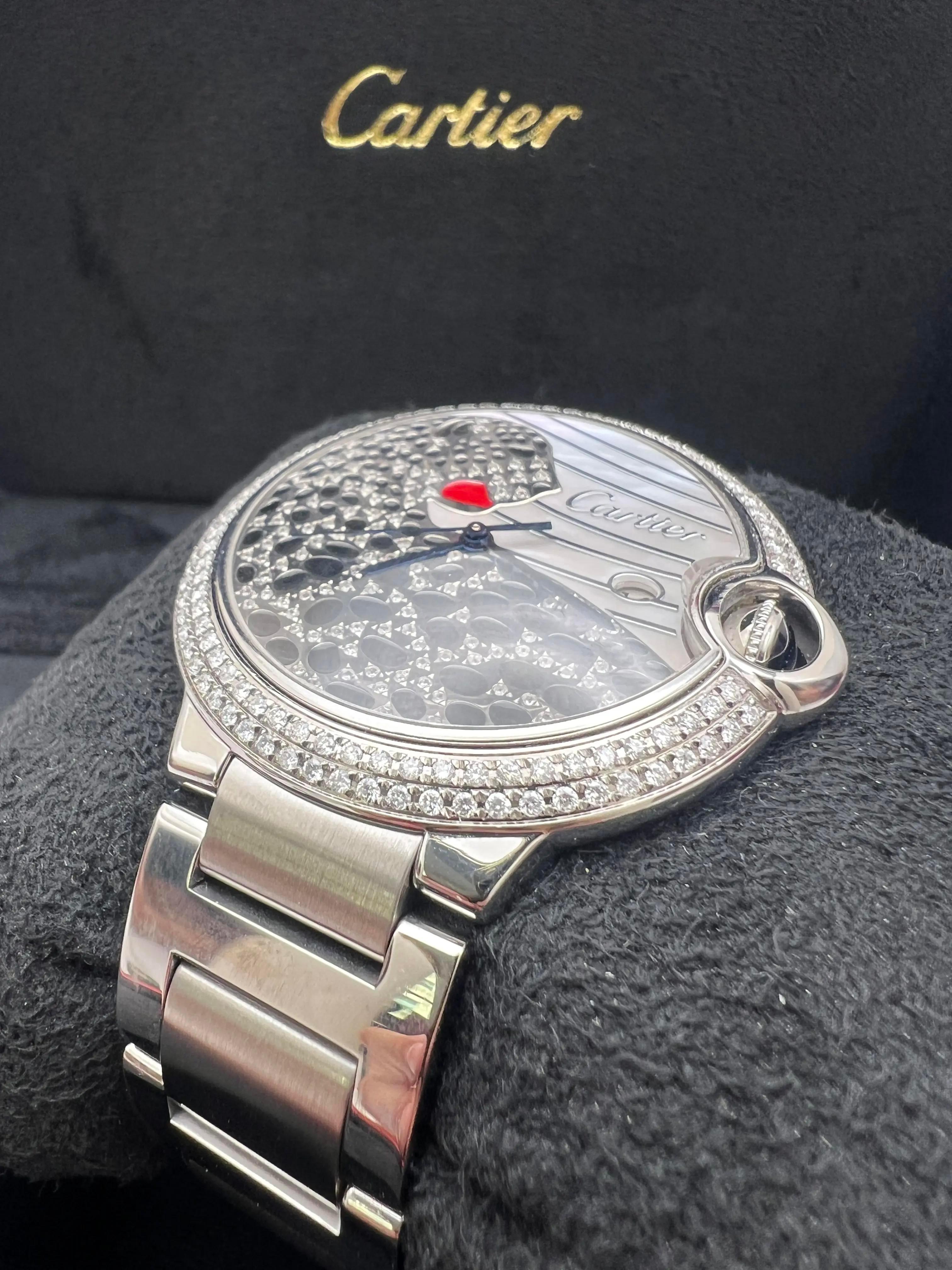 Cartier Ballon Bleu 42 mm Quadrante e lunetta con diamanti personalizzati Panther W69012Z4 in vendita 4