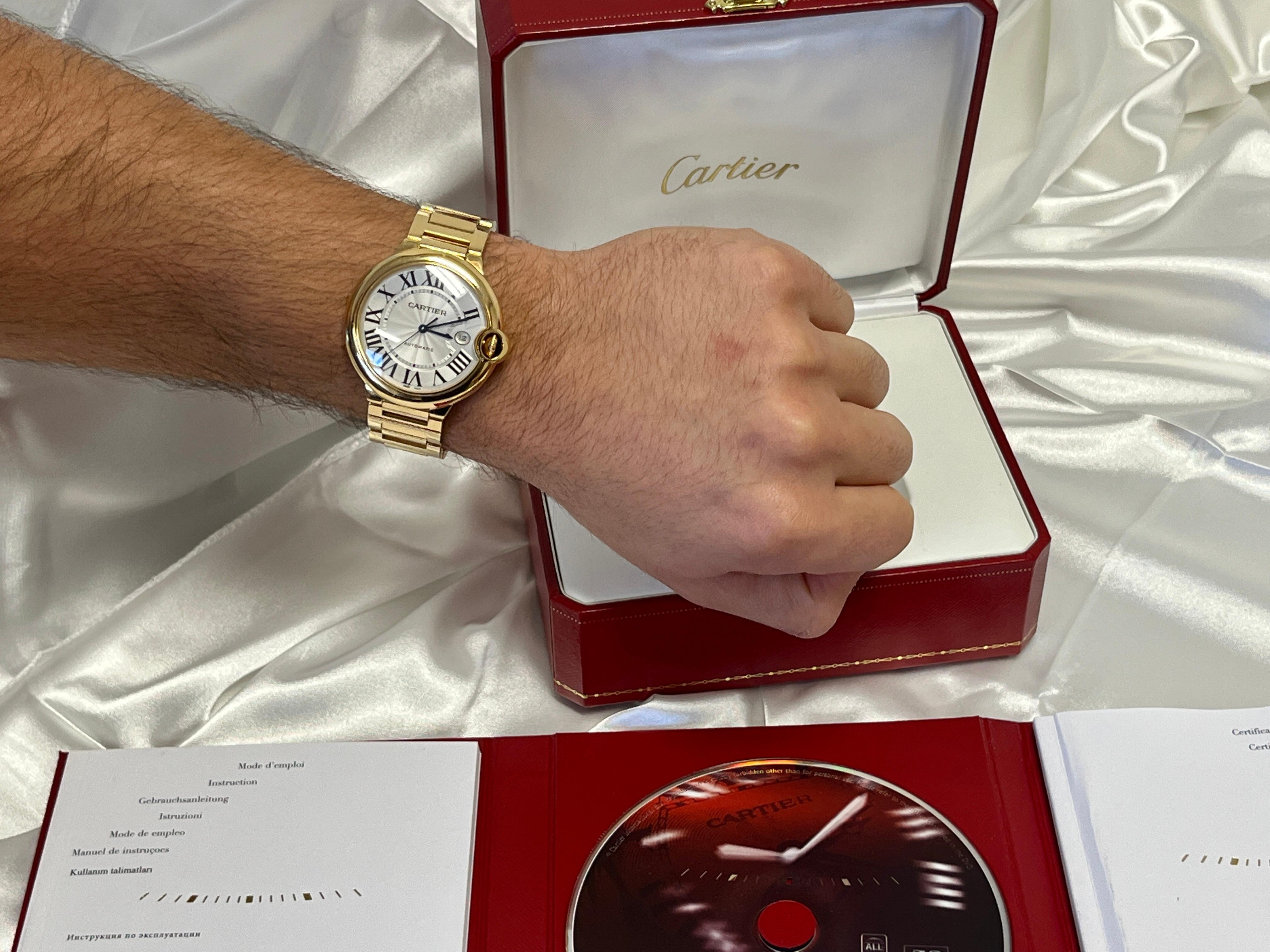 Cartier Jumbo Ballon Bleu 42mm in 18K Yellow Gold with Box & Papers, Cartier Ballon Bleu Large Men's Watch Ref. 2998  Full Set 

Cartier Jumbo reference 2998 large-size 42mm men's wristwatch set in 18 karat solid yellow gold. Blue sword-shaped hands