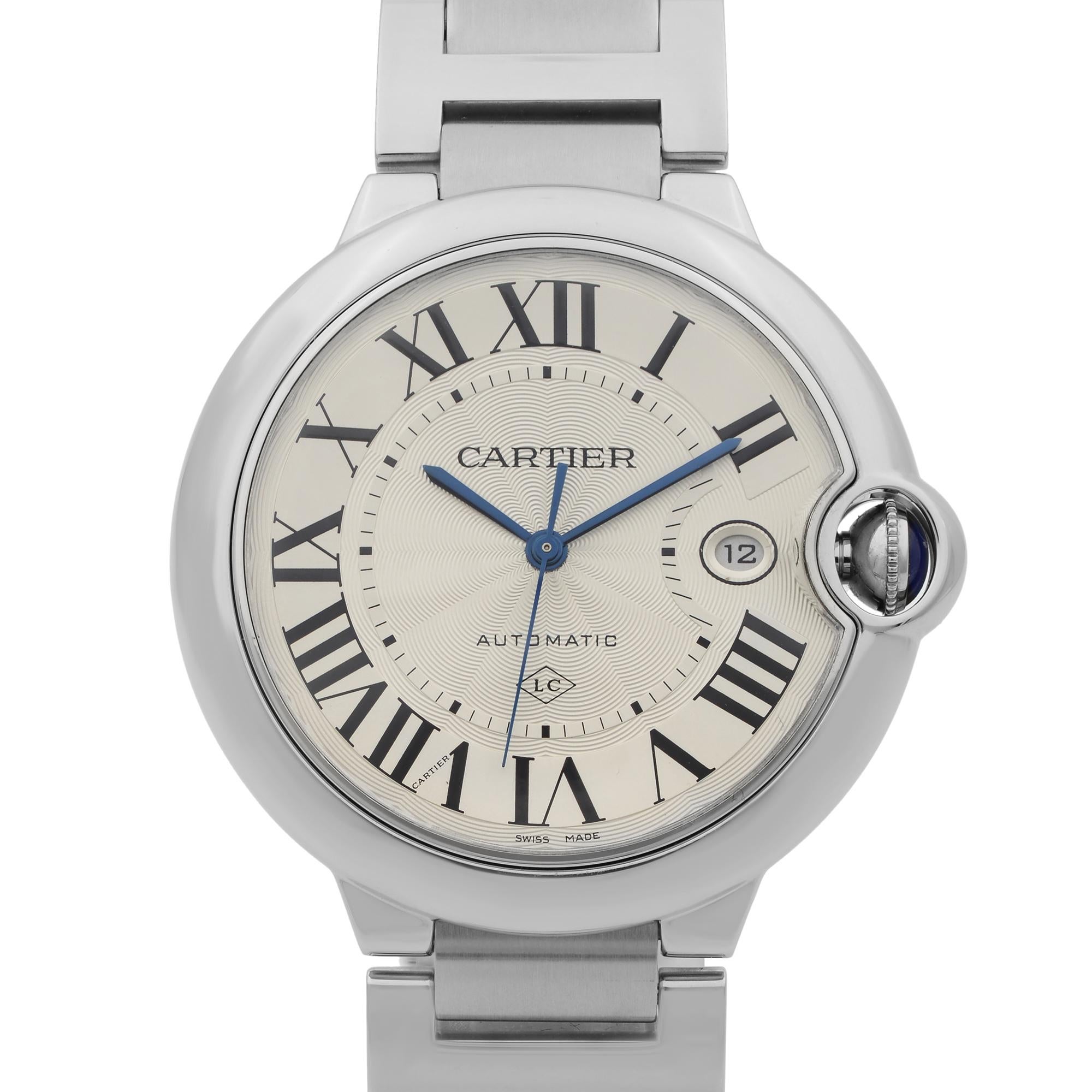 This pre-owned Cartier  Ballon Bleu De Silver  W69012Z4 is a beautiful men's timepiece that is powered by mechanical (automatic) movement which is cased in a stainless steel case. It has a round shape face, date indicator dial and has hand roman