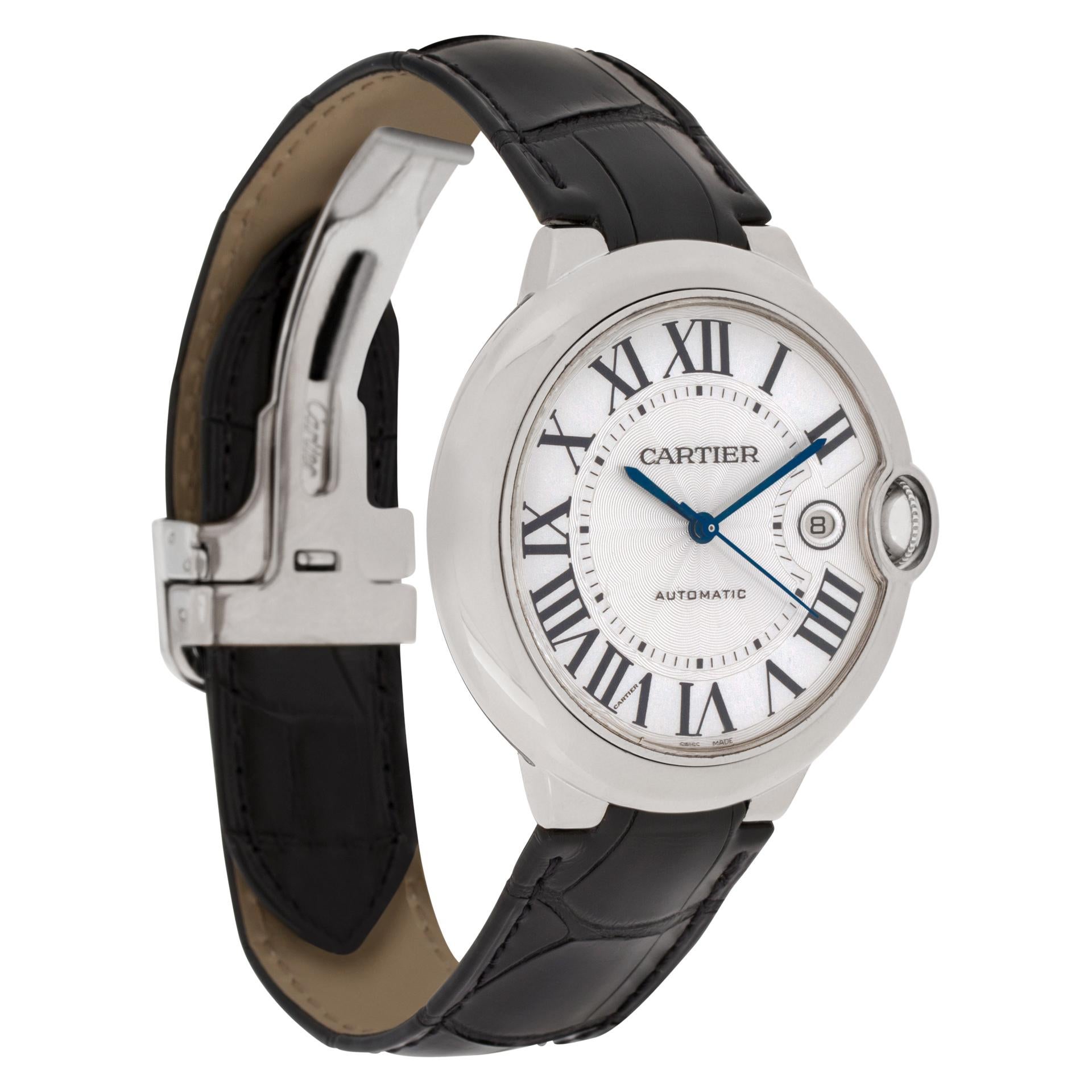 Moderne Montre Cartier Ballon Bleu en or blanc 18 carats sur bracelet en alligator noir, Auto Watch en vente