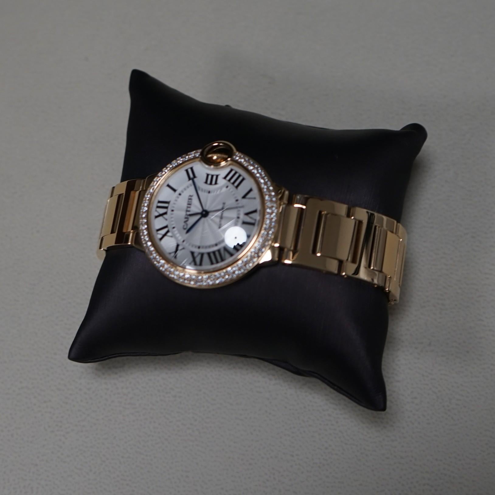 Women's or Men's Cartier Ballon Bleu on 18 Karat Yellow Gold WJBB0007