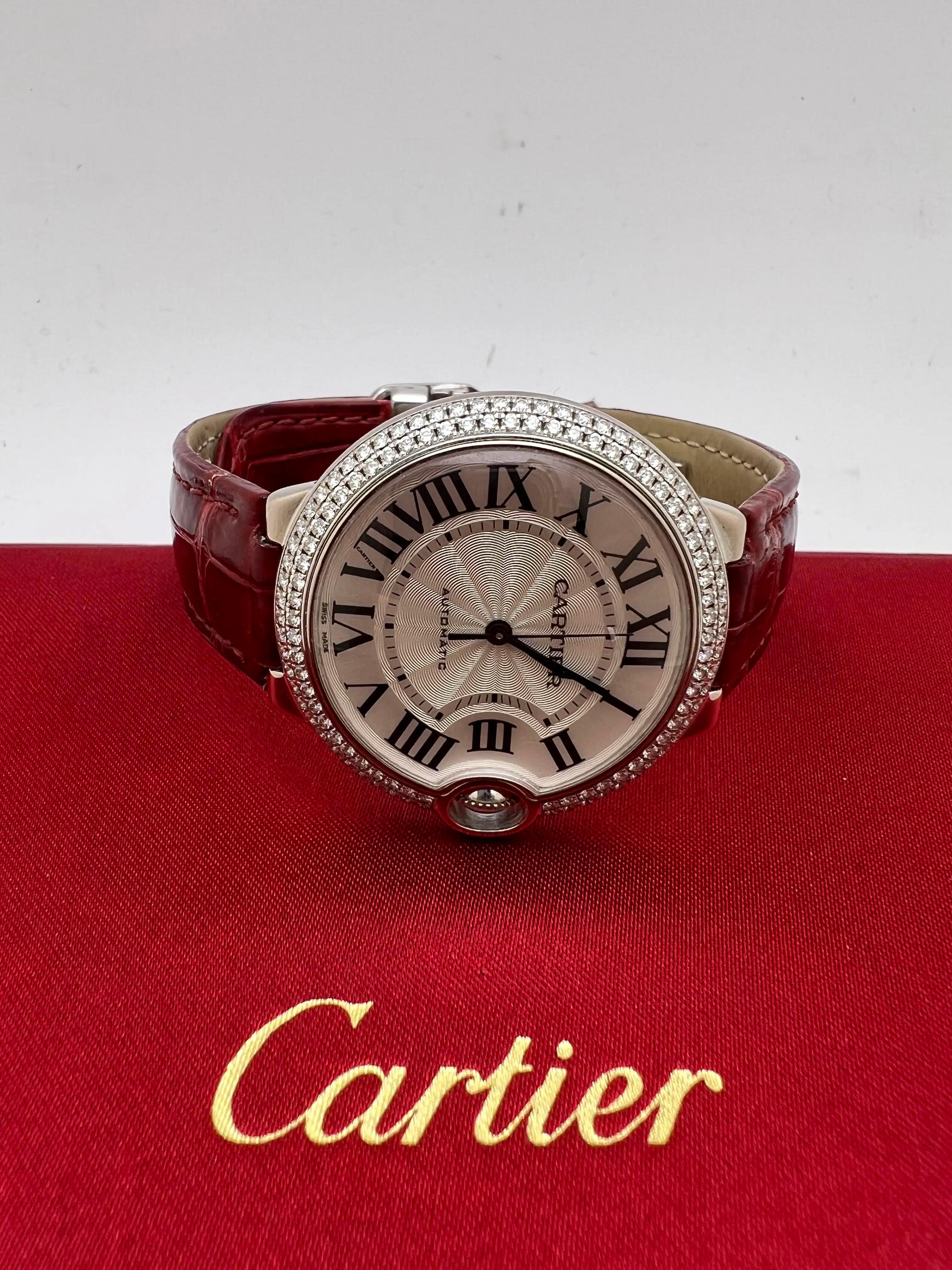 Cartier Ballon Bleu WE900651 36 mm oro bianco 18 carati lunetta con diamanti cinturino in pelle B.P. in vendita 1