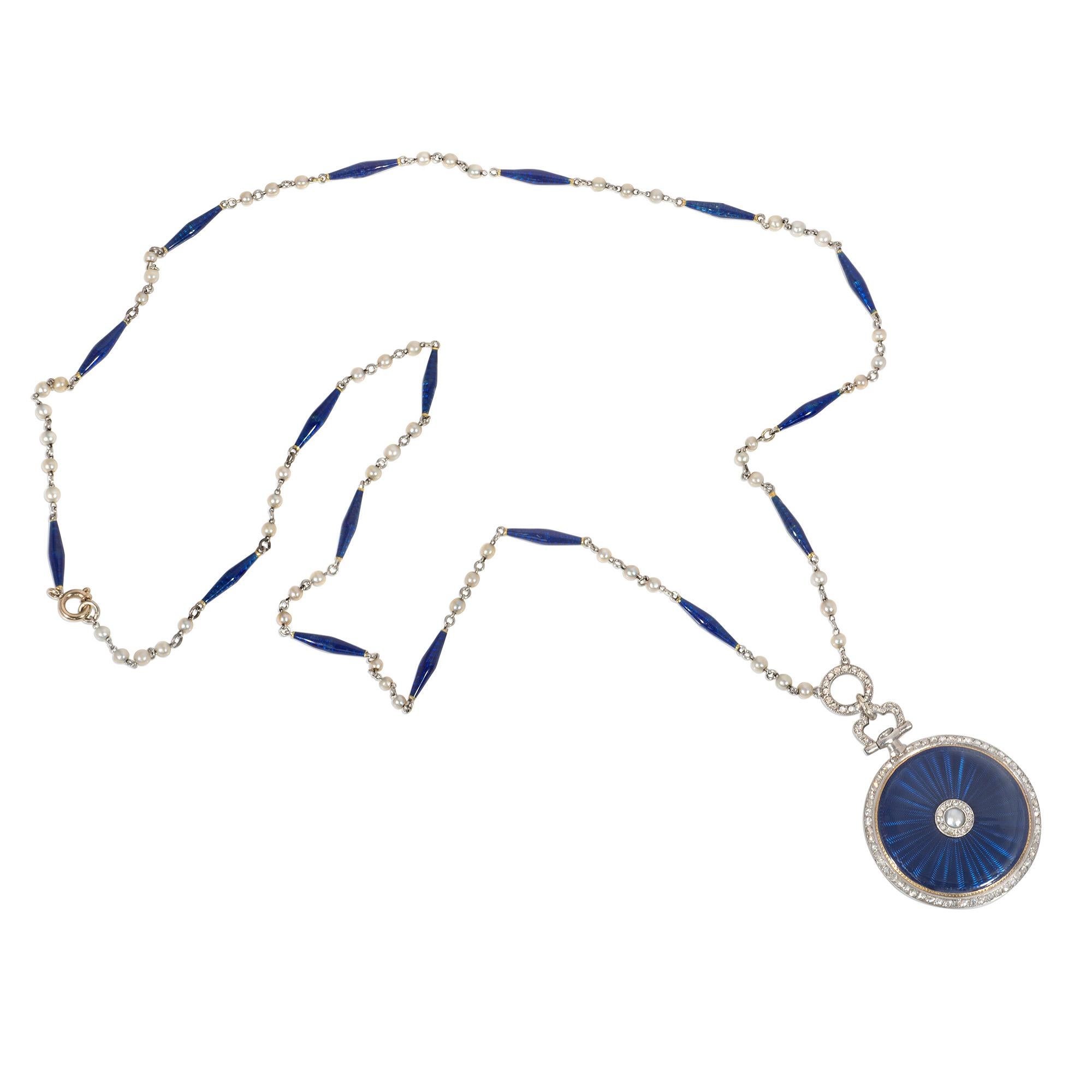 Cartier Belle Epoque, montre à pendentif en émail bleu, diamants et perles Bon état - En vente à New York, NY