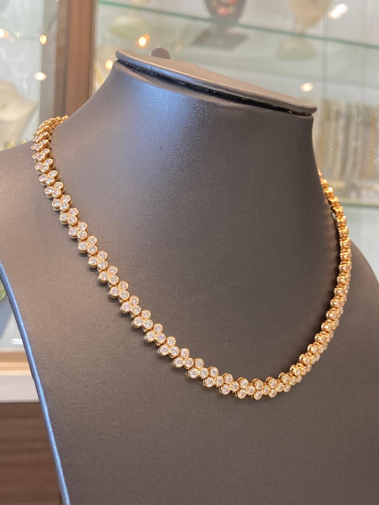 Taille ronde Cartier, collier en or jaune 18 carats serti de diamants en vente