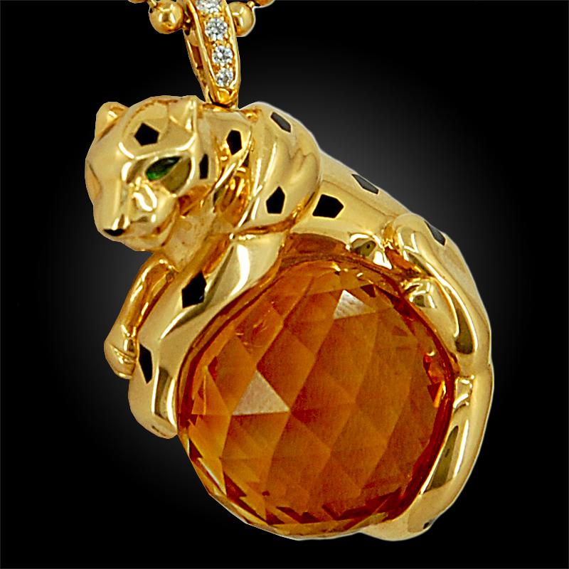 The Cartier panther, the Maison’s most iconic creature, made its first appearance in Cartier’s collections in 1914. Since then, it has become a major symbol of strength and beauty for the jewelry house. This Panthère de Cartier necklace features the