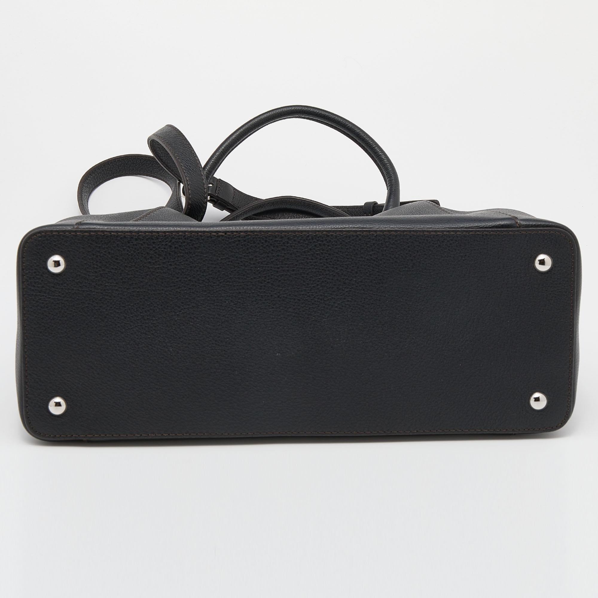 coach purse grey with black c