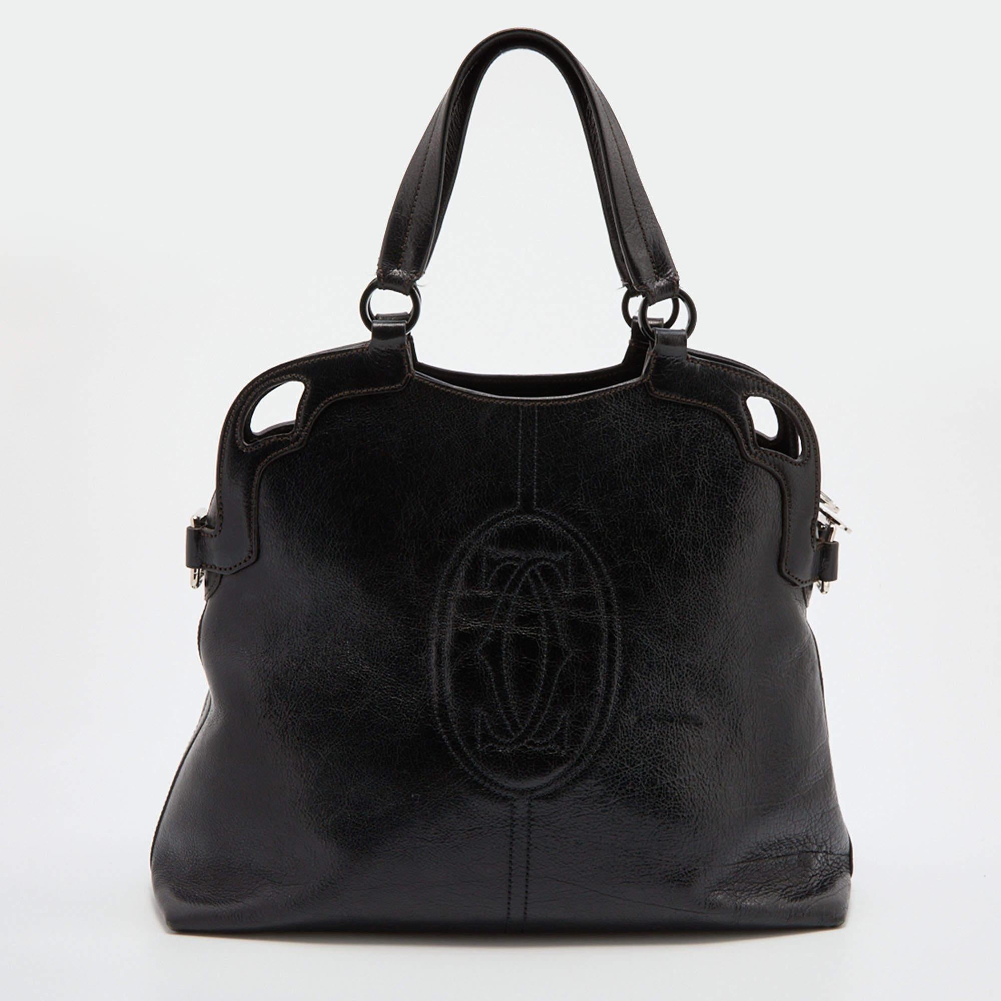 Exuding unparalleled elegance and sophistication, this bag is made from the finest material in a gorgeous hue. While the roomy interior offers ample space, the top handle allows you to carry it with much elegance.

Includes: Authenticity Card, Info