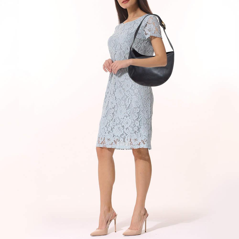 Designer bags are ideal companions for ample occasions Here we have a fashion meets functionality piece crafted with precision. It has been equipped with a well sized interior that can easily fit your small essentials.