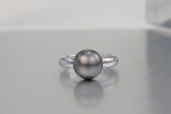 Cartier Black Pearl 18k White Gold Ring