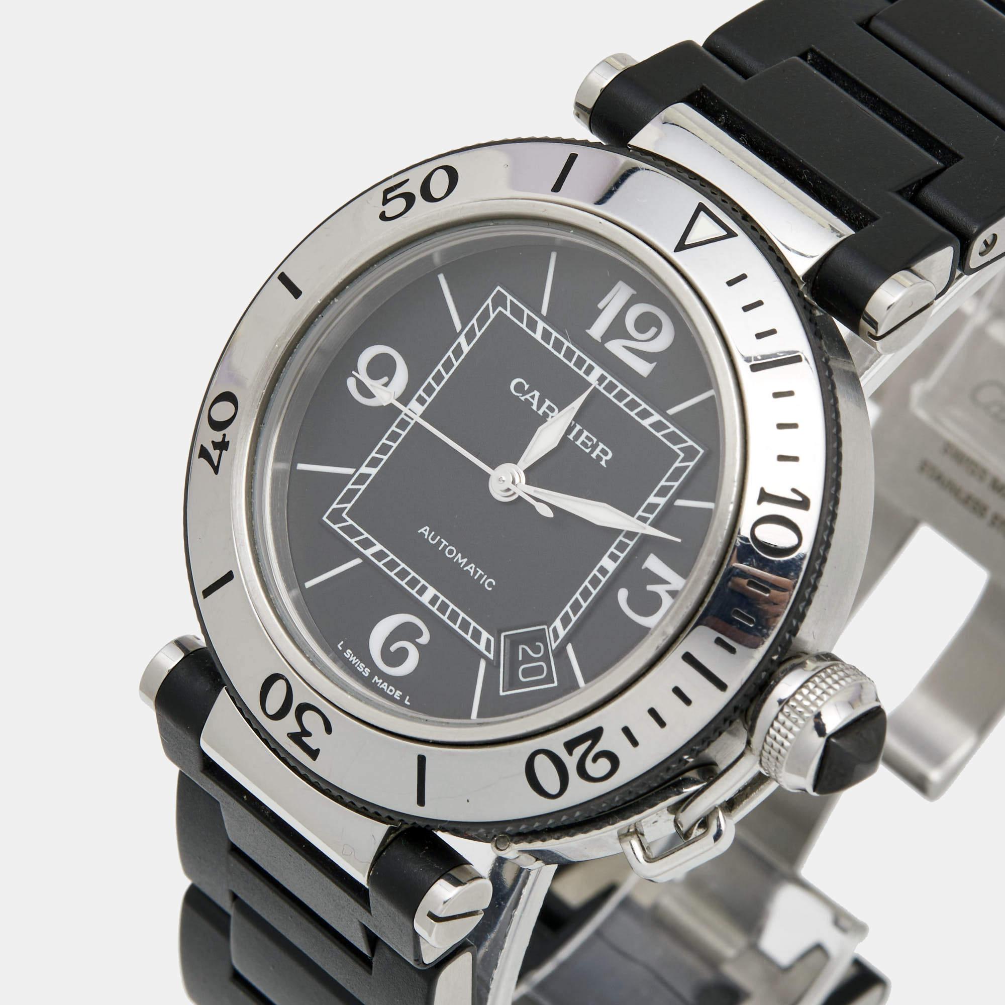 The charm of a finely crafted wristwatch accompanies the wearer through the years and to any occasion they have a date for. It is this charm, infused with timeless luxury, that makes this Cartier wristwatch such an incredible pick.


