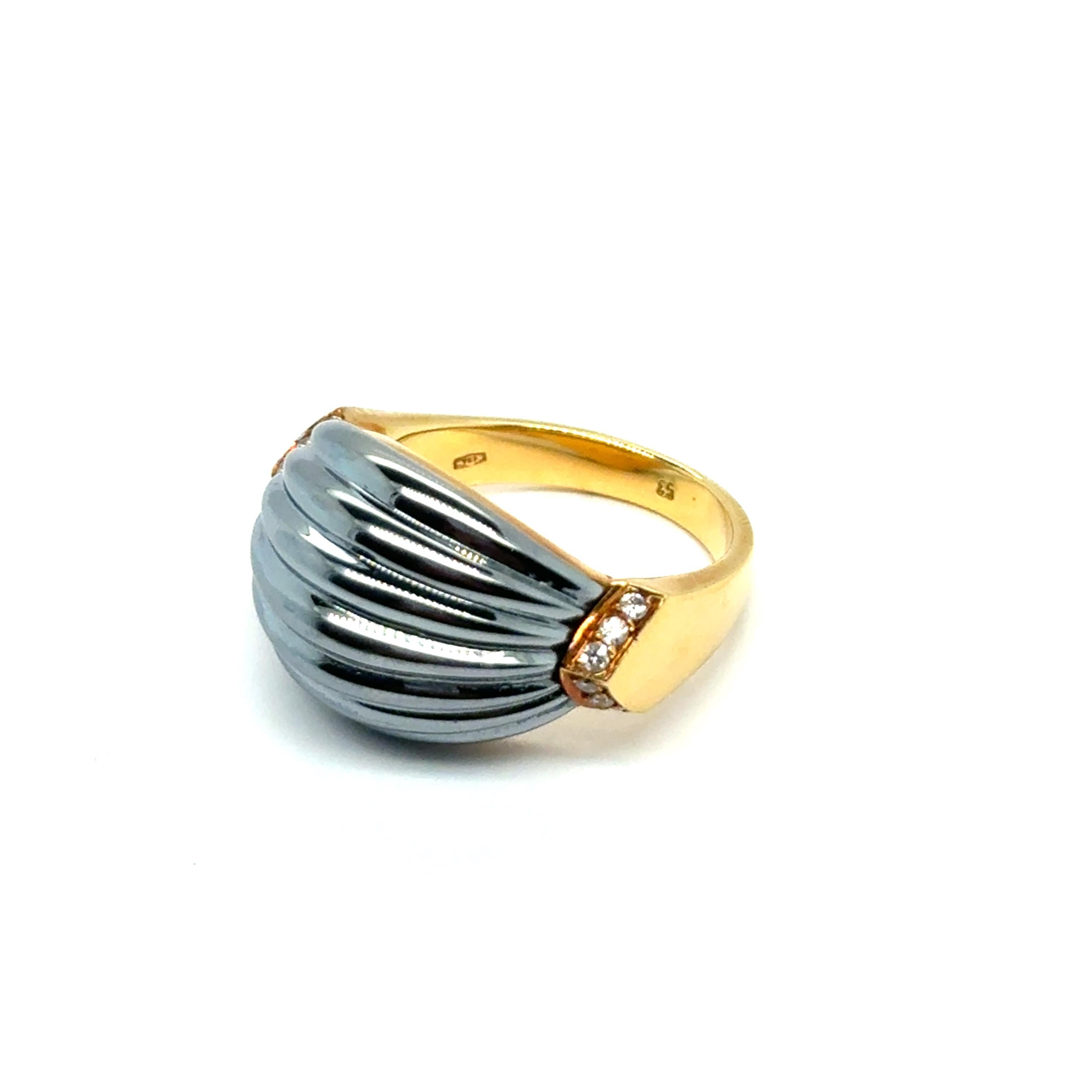 Cartier Bombe Ring with Hematite and Diamonds in 18 Karat Yellow Gold in vendita 1