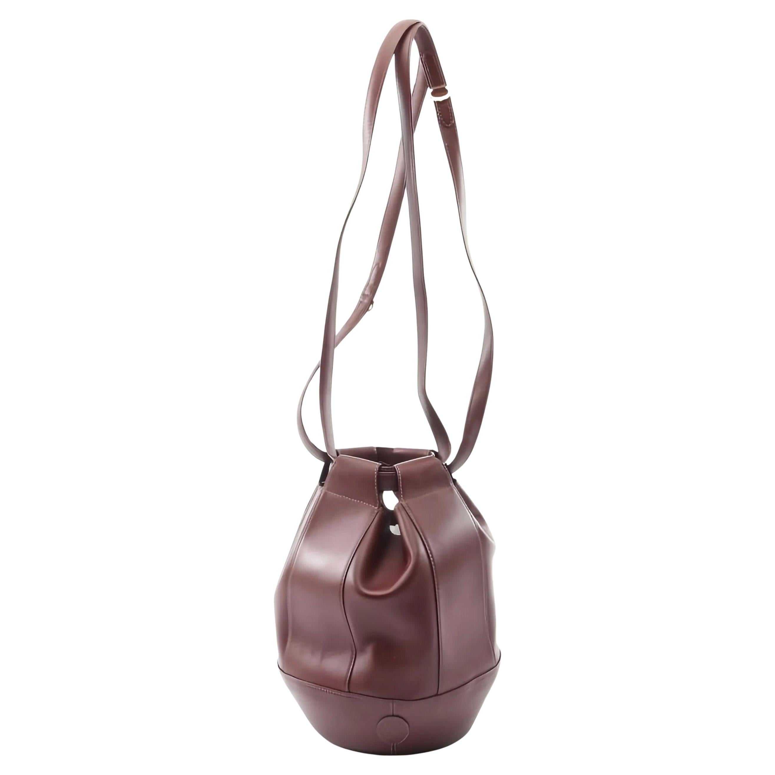 Sac à main en cuir Bordeaux de Cartier en vente