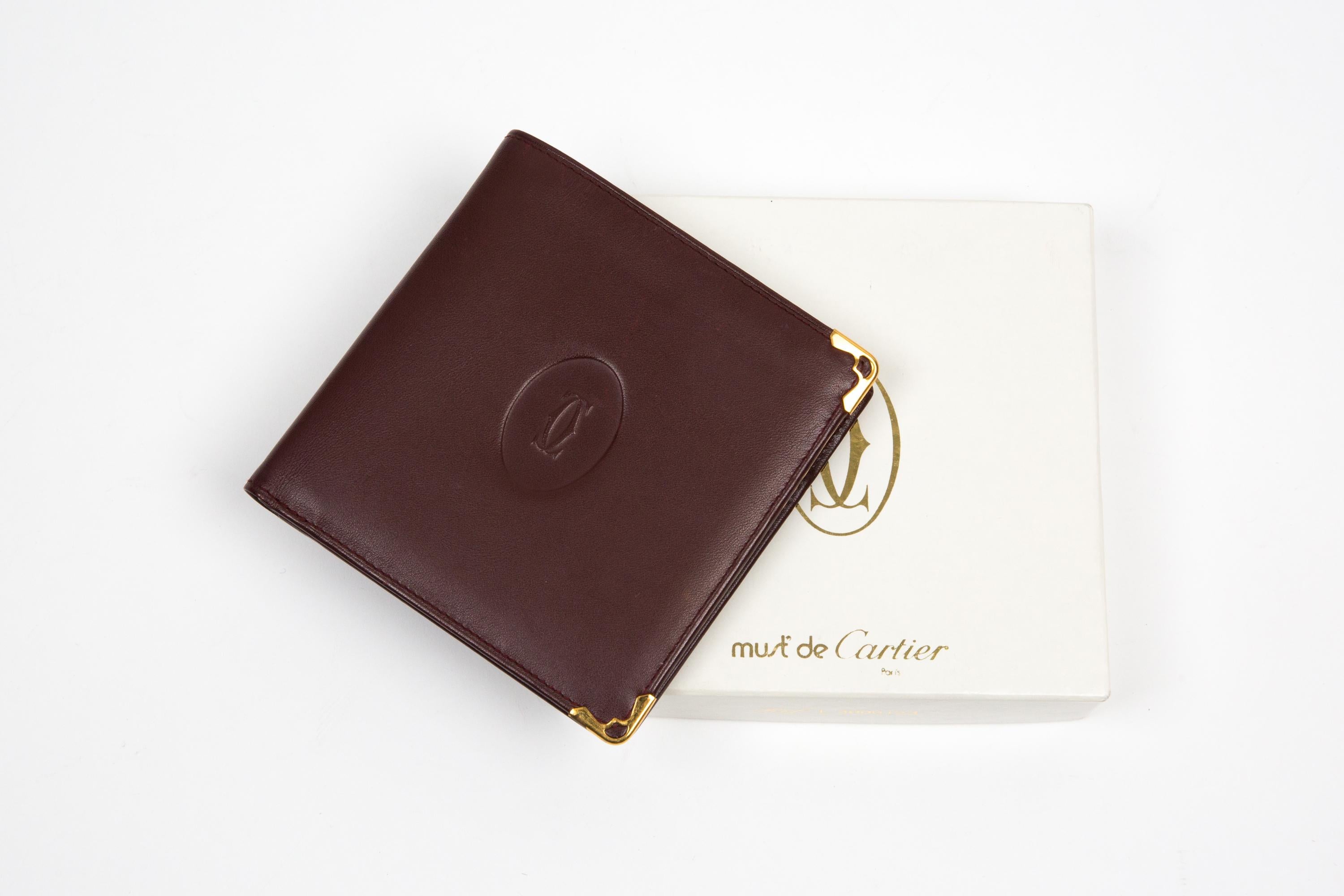 Cartier Bordeaux Leder Medium Quadratisches Portemonnaie Medium im Angebot 1