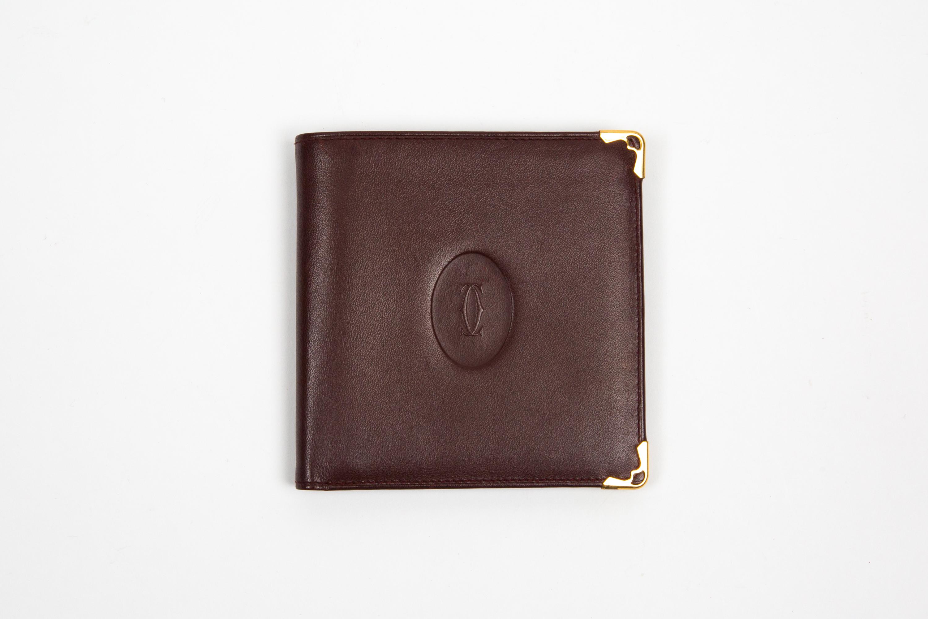 Cartier Bordeaux Leder Medium Quadratisches Portemonnaie Medium im Angebot 2