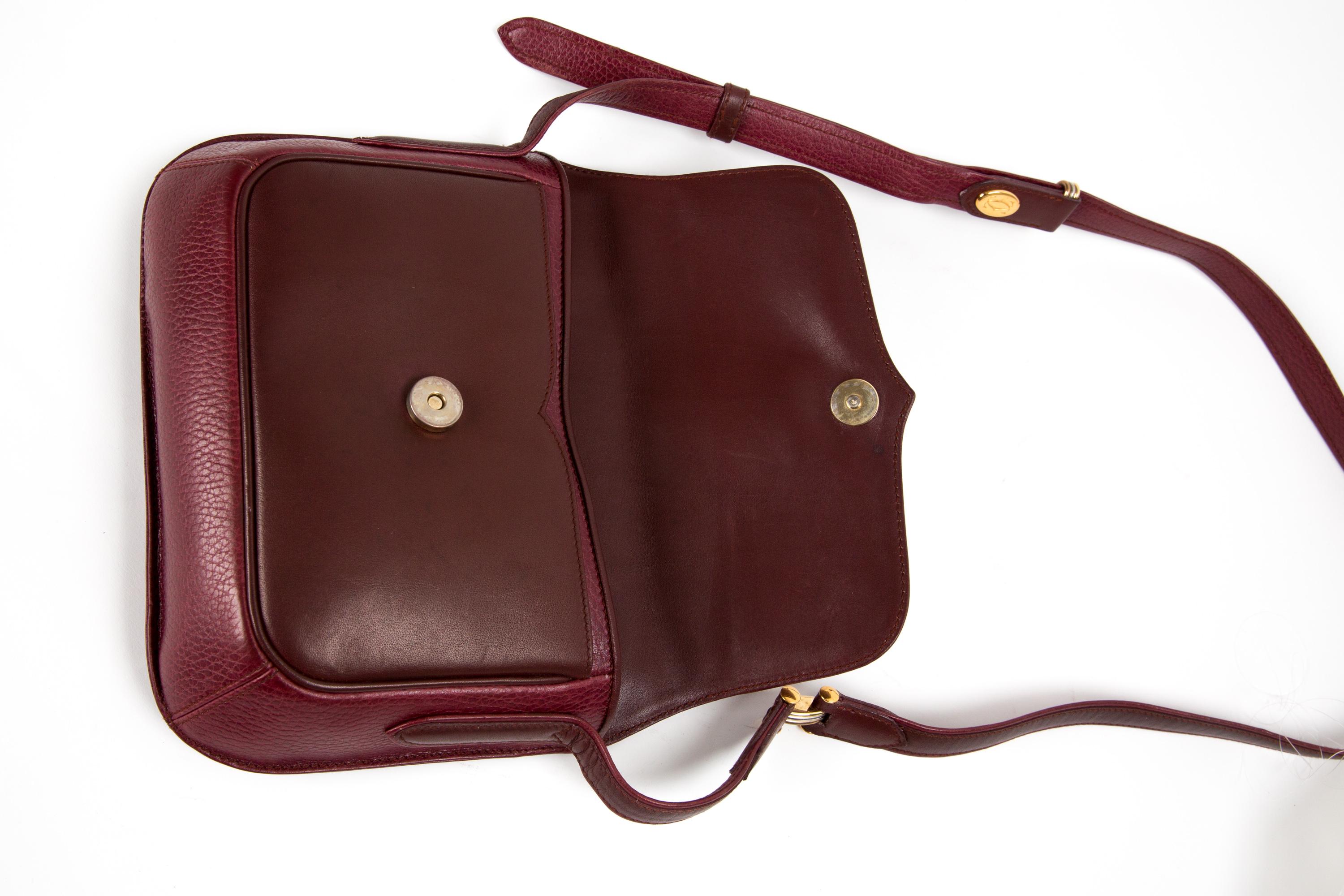 Cartier Bolso de hombro de piel burdeos en venta 1
