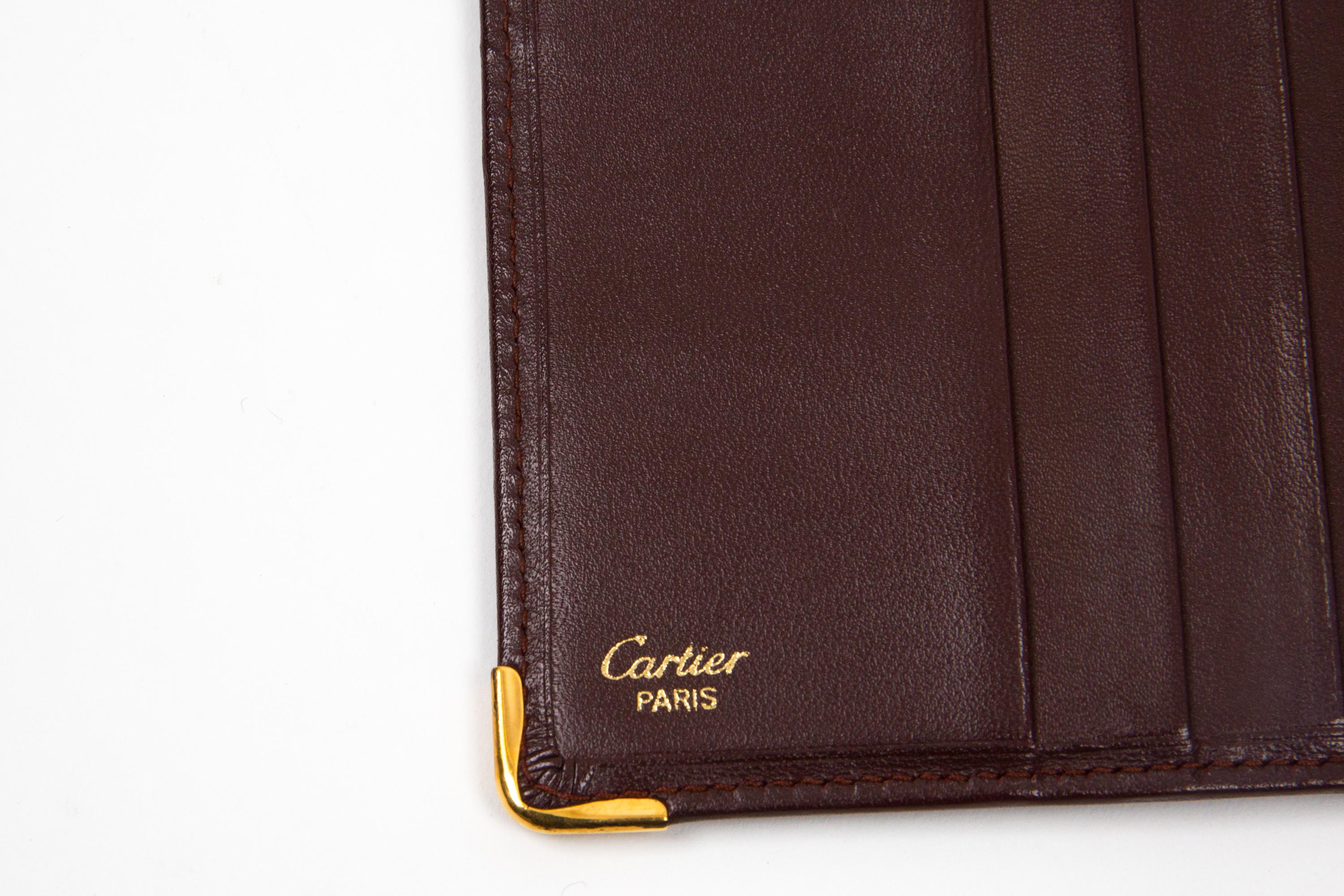 Cartier Bordeaux Leather Small Square Wallet In Good Condition For Sale In Paris, FR