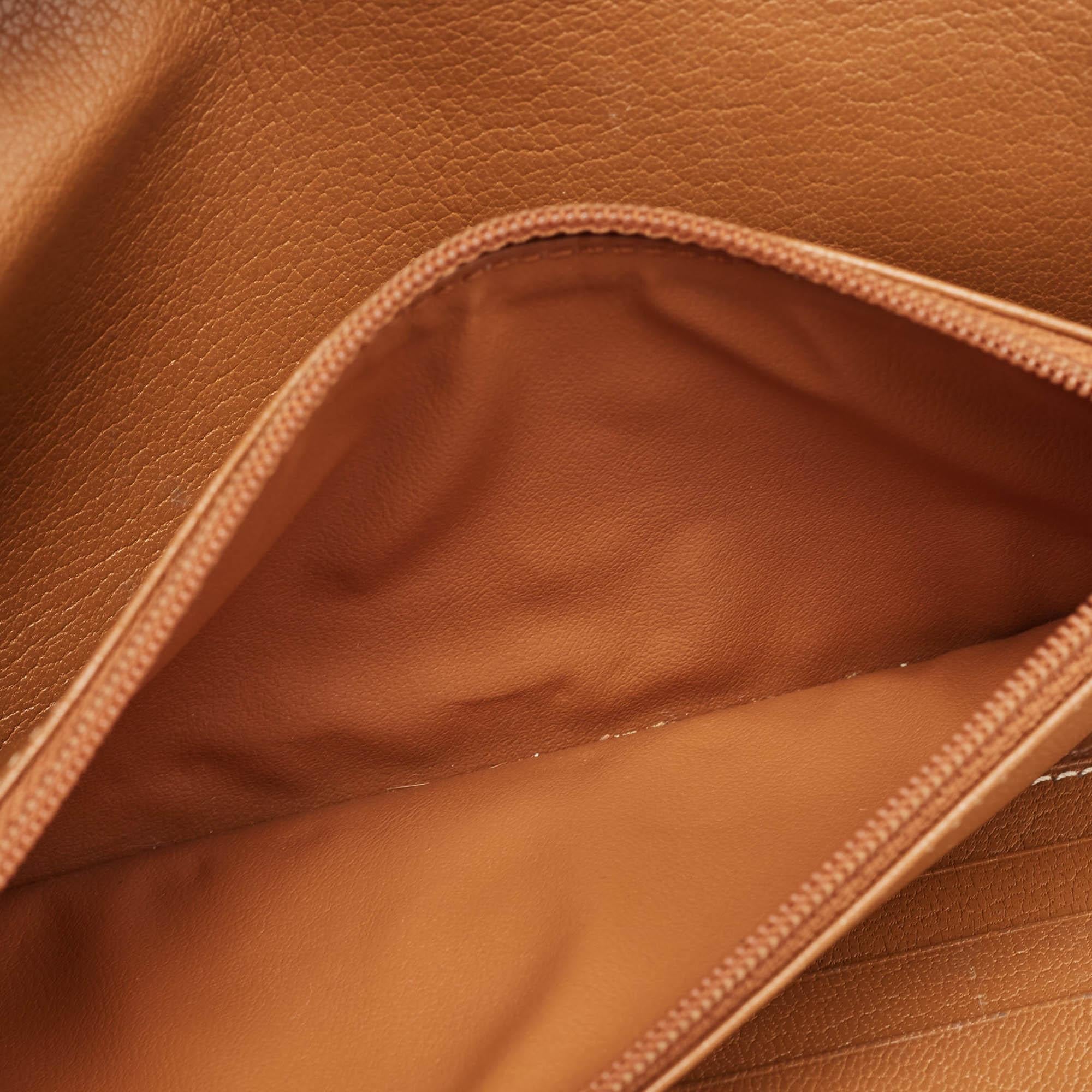 Cartier Brown Leather Le Must Envelope Trifold Wallet In Fair Condition For Sale In Dubai, Al Qouz 2