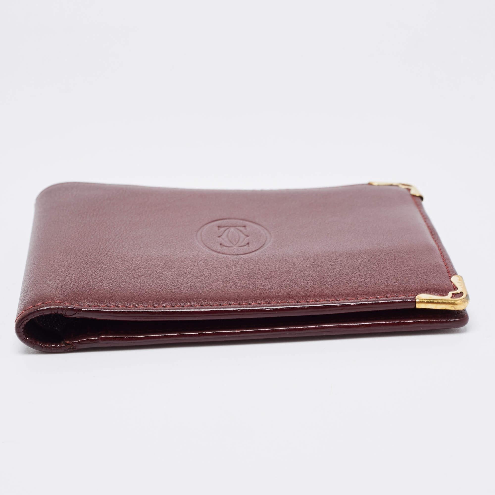 This designer wallet is an immaculate balance of sophistication and rational utility. It has been designed using prime quality materials and elevated by a sleek finish. The creation is equipped with ample space for your monetary essentials.

