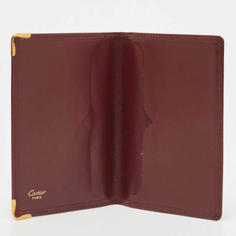 Cet agenda de Cartier est soigneusement confectionné pour vous offrir un accessoire de luxe que vous chérirez. Il se caractérise par une qualité élevée et un attrait durable. Investissez-y dès aujourd'hui !