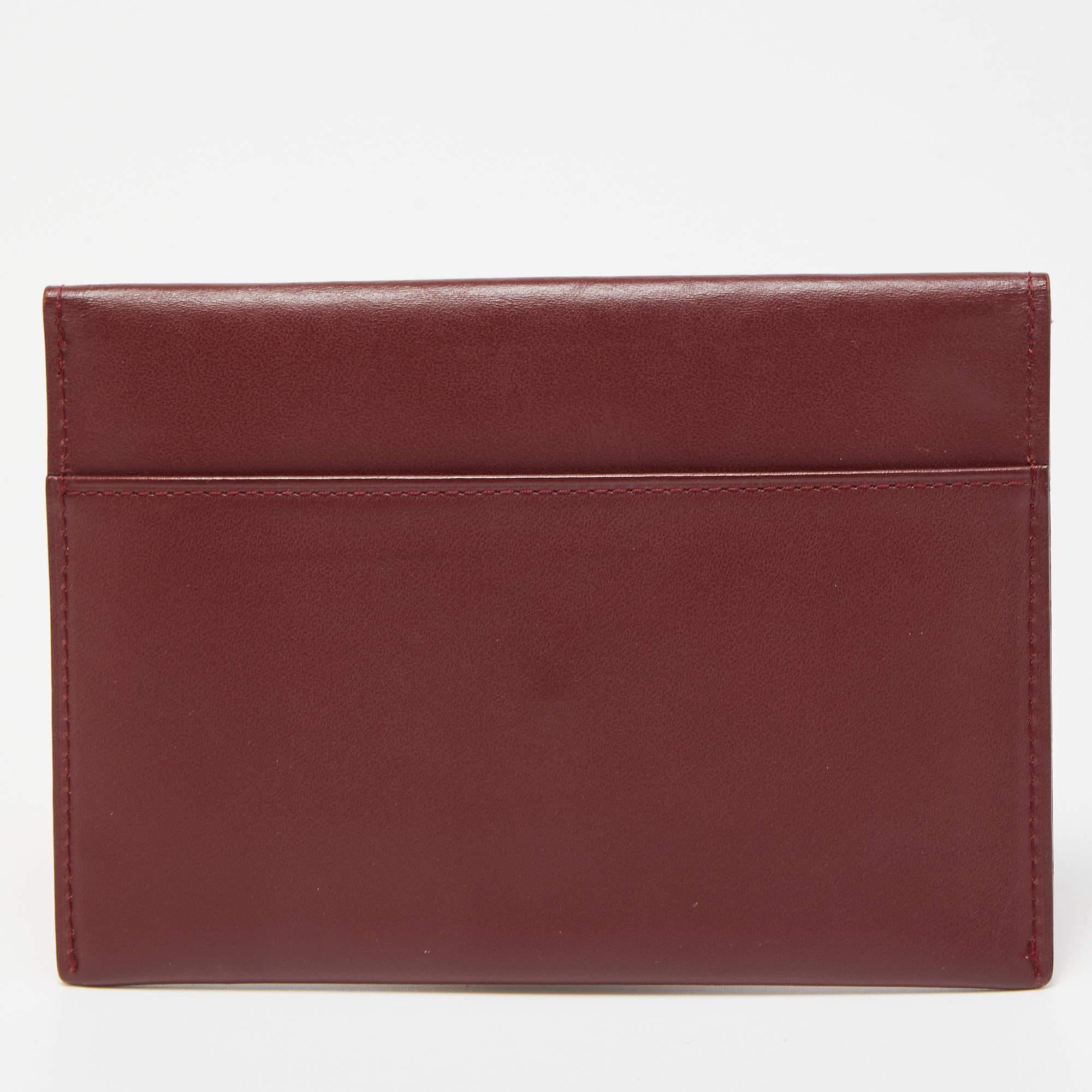 Cartier Burgundy Leather Must de Cartier Envelope Wallet In Good Condition In Dubai, Al Qouz 2