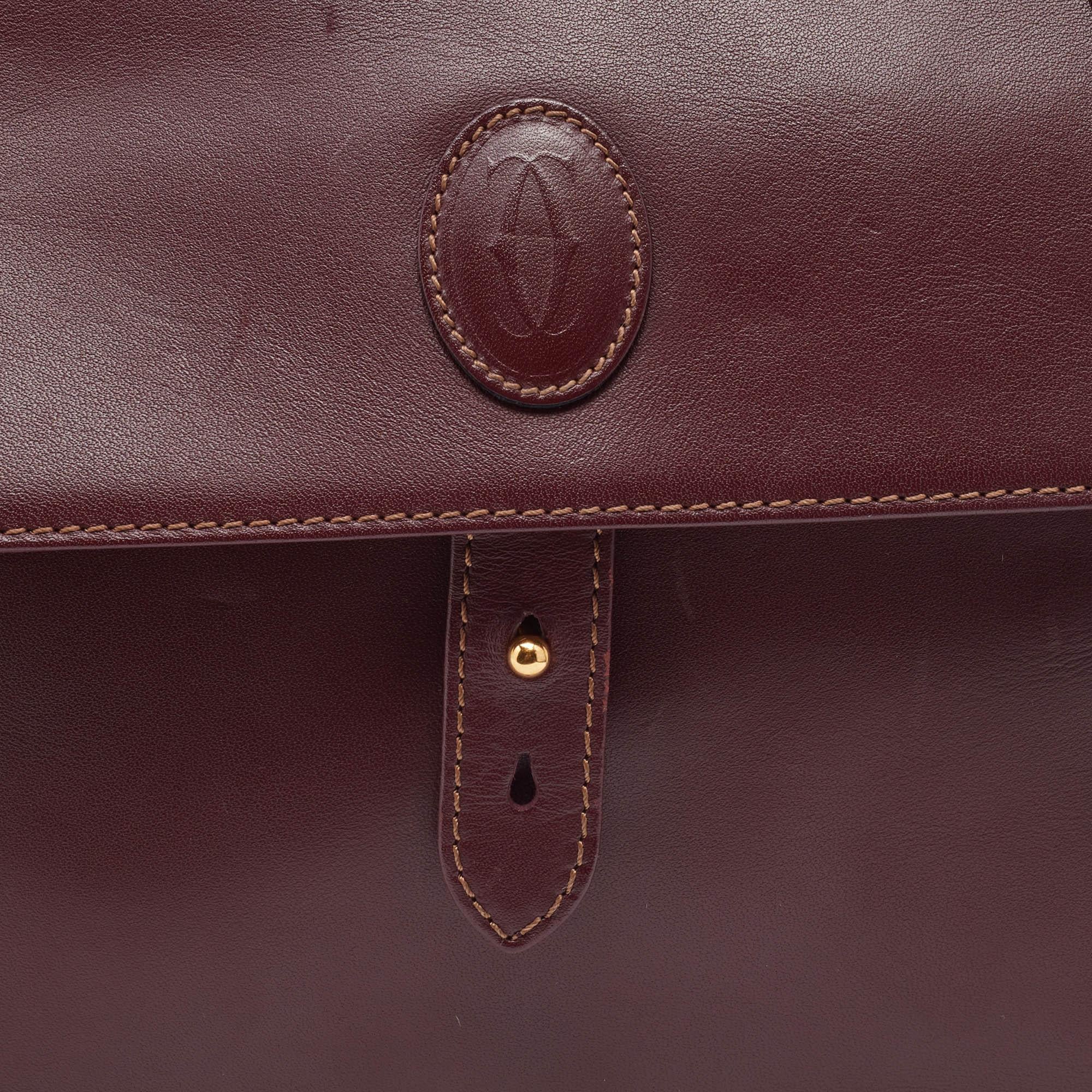 Cartier Burgundy Leather Must de Cartier Shoulder Bag In Good Condition In Dubai, Al Qouz 2