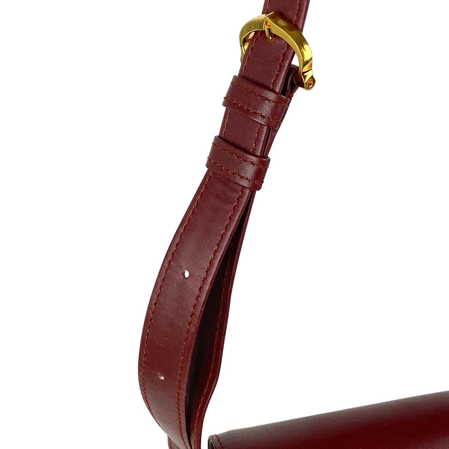 Cartier Burgundy Les Must De Crossbody Bag In Good Condition For Sale In Sundbyberg, SE
