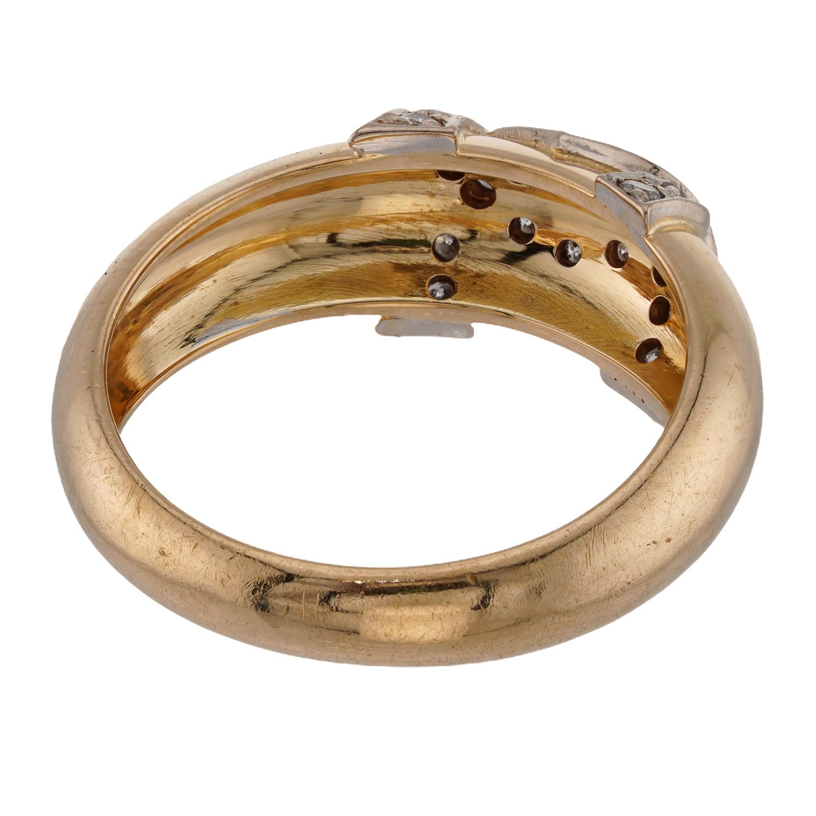 CARTIER C de CARTIER Bague logo en or jaune 18 carats 52 en vente 2
