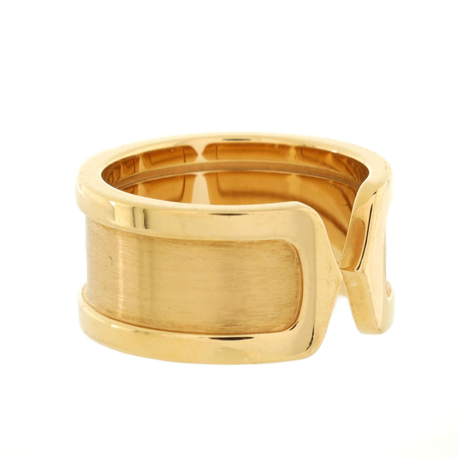 Zustand: Sehr gut. Durchgehend mäßig abgenutzt.
Zubehör: Kein Zubehör
Abmessungen: Größe: 5.75 - 51, Breite: 10.00 mm
Designer: Cartier
Modell: C de Cartier Ring 18K Gelbgold 10mm
Äußere Farbe: Gelbgold
Artikel Nummer: 204792/1
