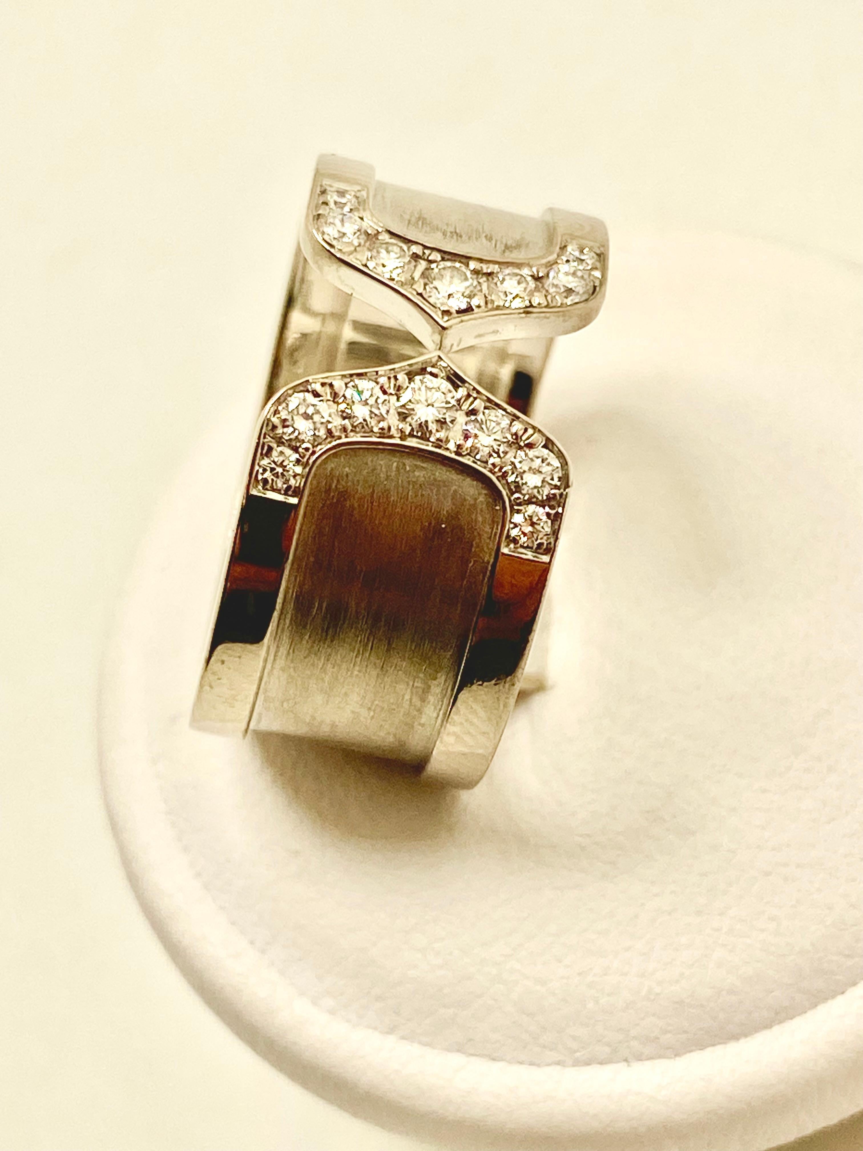 Cartier C de Cartier Ring in White Gold with Diamonds In condizioni Nuovo in vendita a Roma, IT