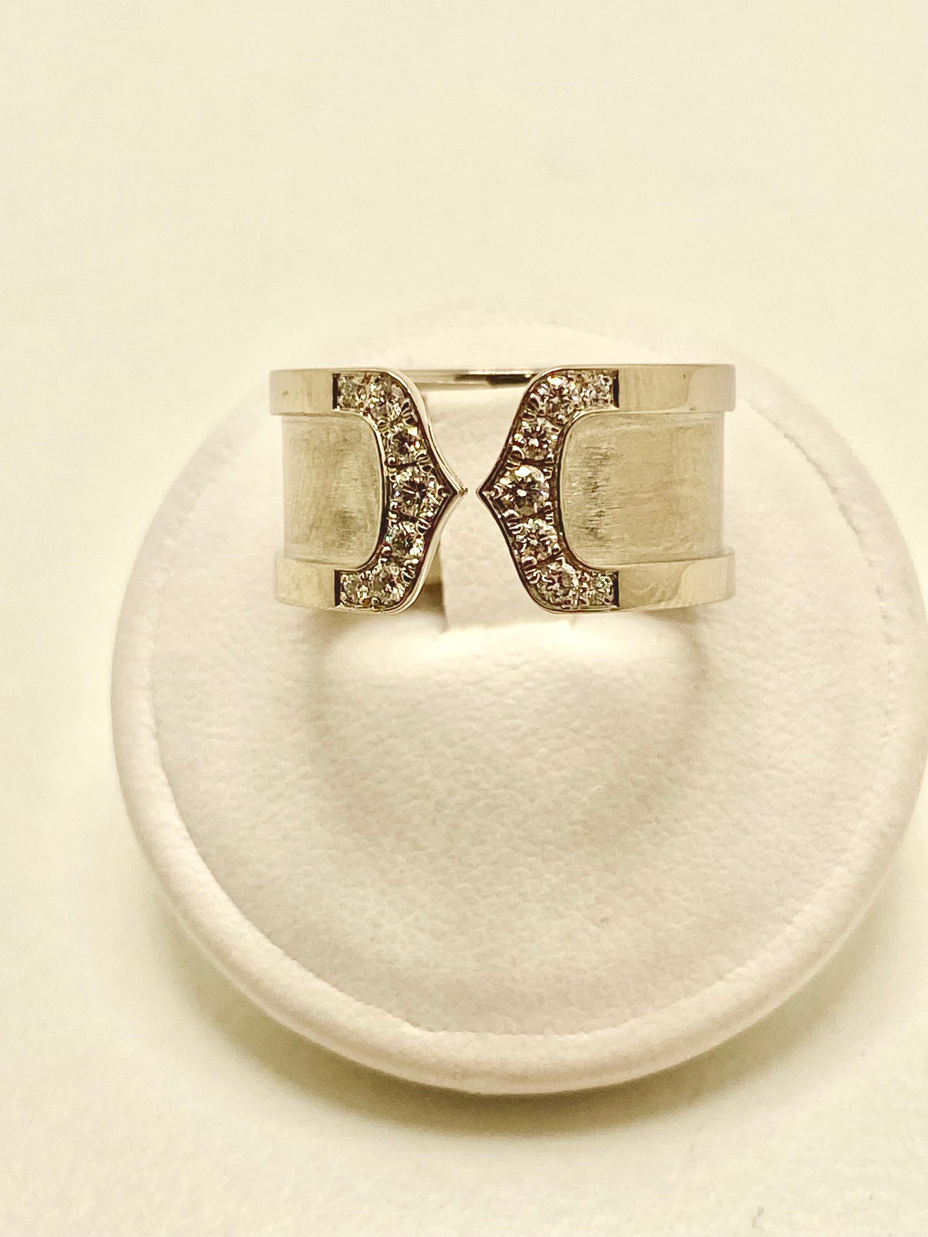 Donna Cartier C de Cartier Ring in White Gold with Diamonds in vendita