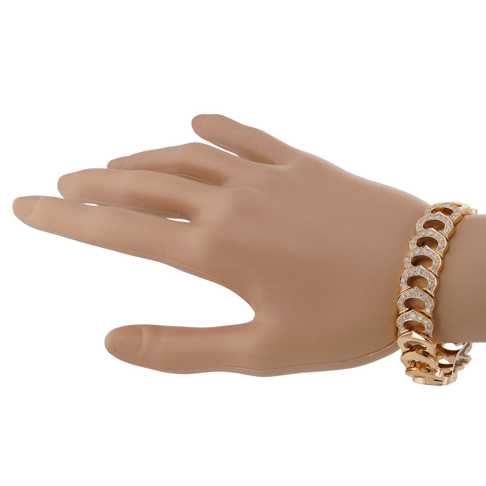 Taille brillant CARTIER C De Diamond Bracelet caractéristique en or jaune en vente