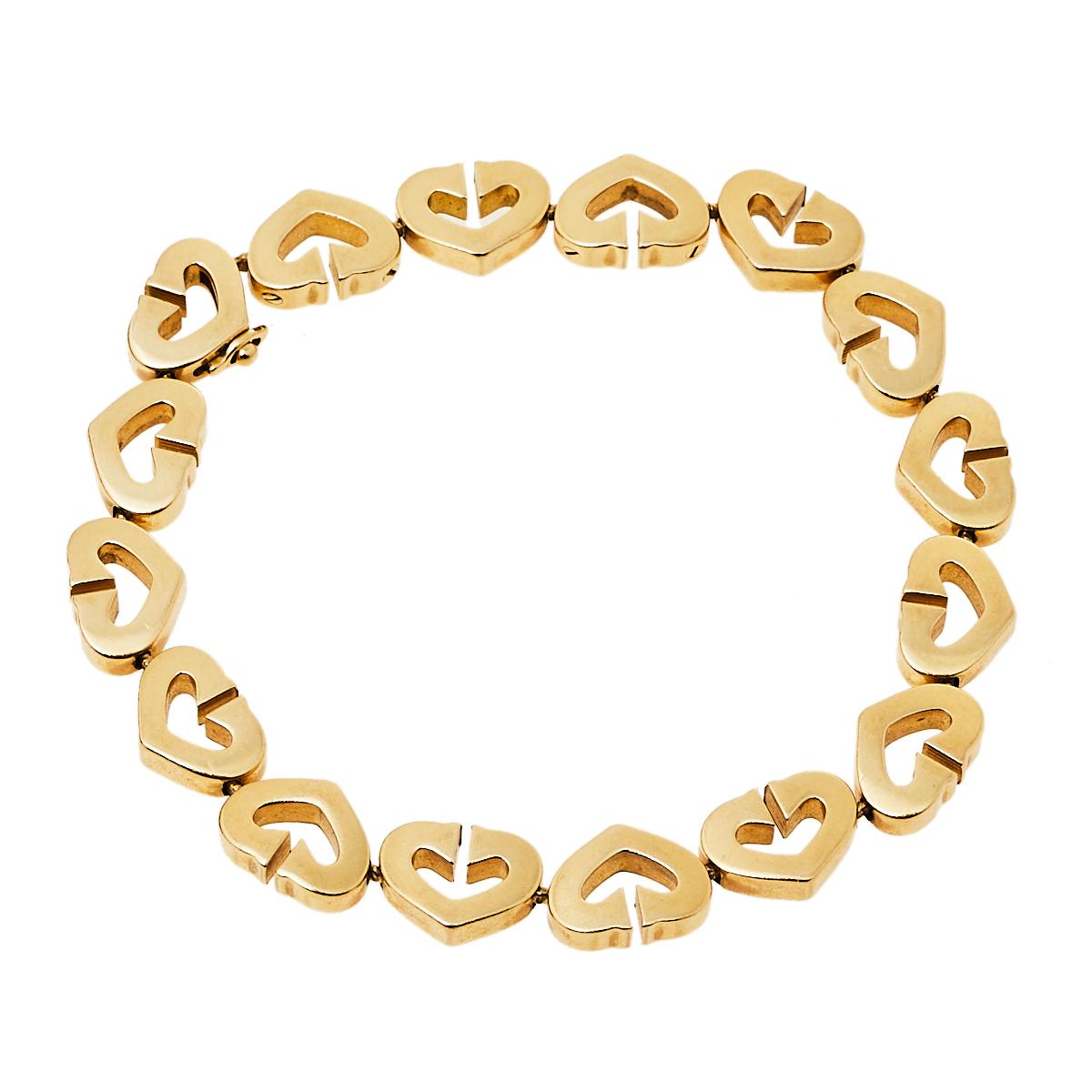 This Cartier piece is a beauty to behold. It has been crafted out of 18k yellow gold and styled in a single strand of heart-shaped links. It also features hallmarks on the inside. This bracelet is classy and will be a fine outfit enhancer.

