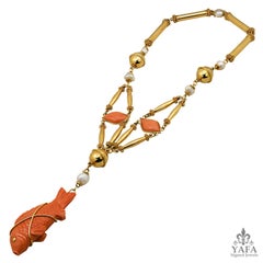 Cartier Halskette, Korallen-Fisch-Schnitzerei, Cabochon, geschnitzt