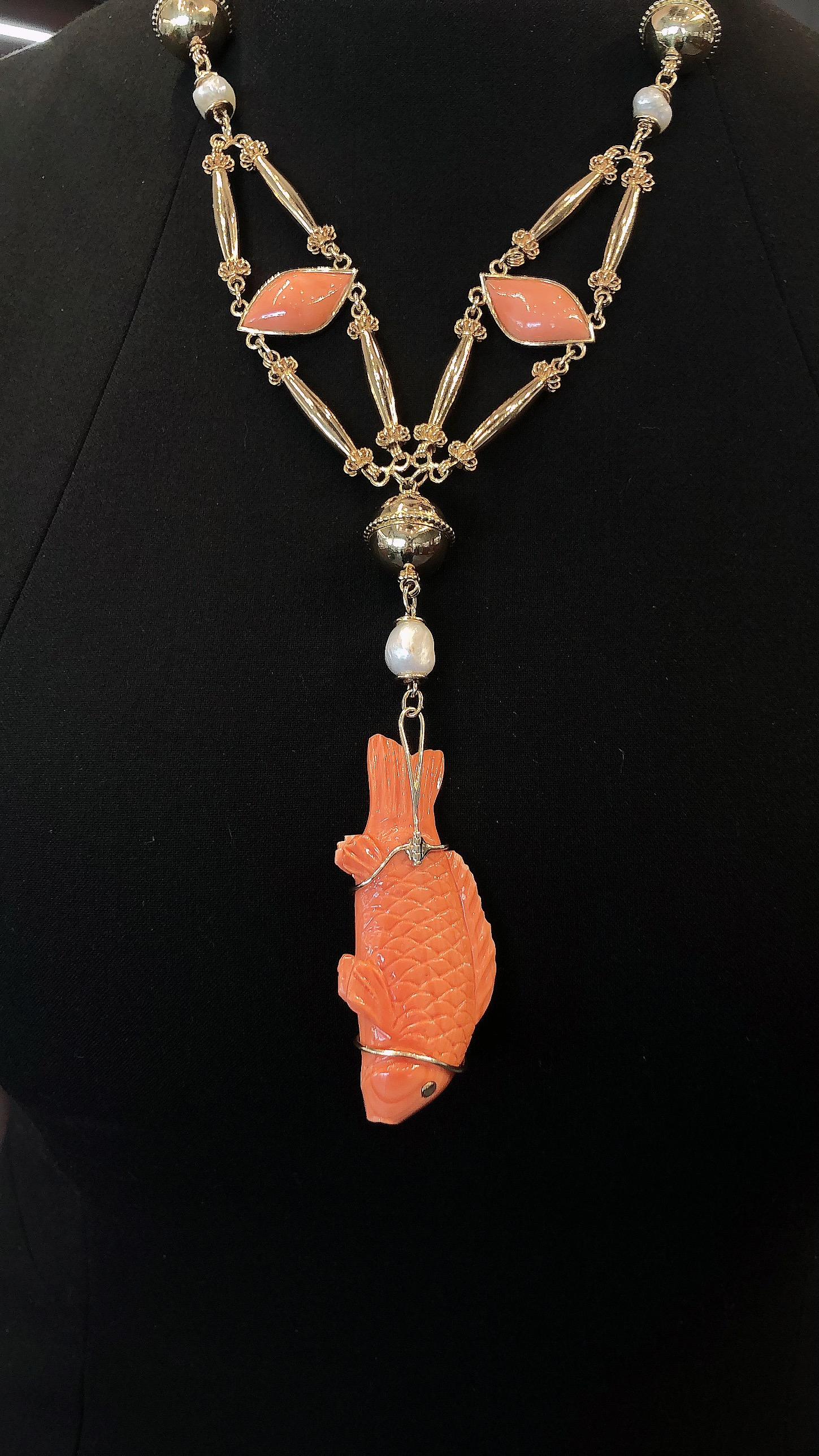 Cartier Cabochon Carved Coral Fish Necklace In Good Condition For Sale In New York, NY