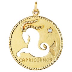 Colgante de oro con diamantes modernistas del zodíaco Capricornio de Cartier