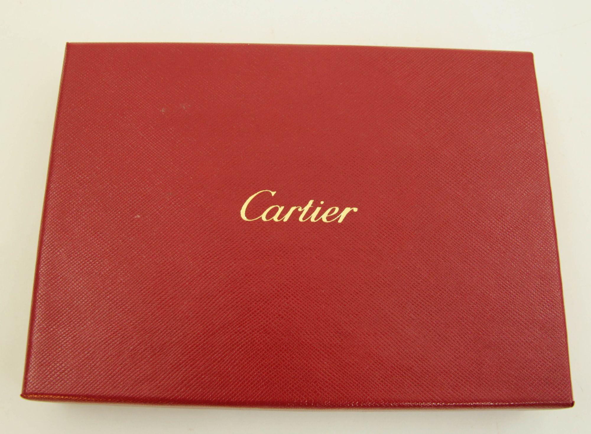 Cartier Karten- und Umschlagset Mughal Majorie Merriweather Smaragdbrosche Design (Anglo Raj) im Angebot