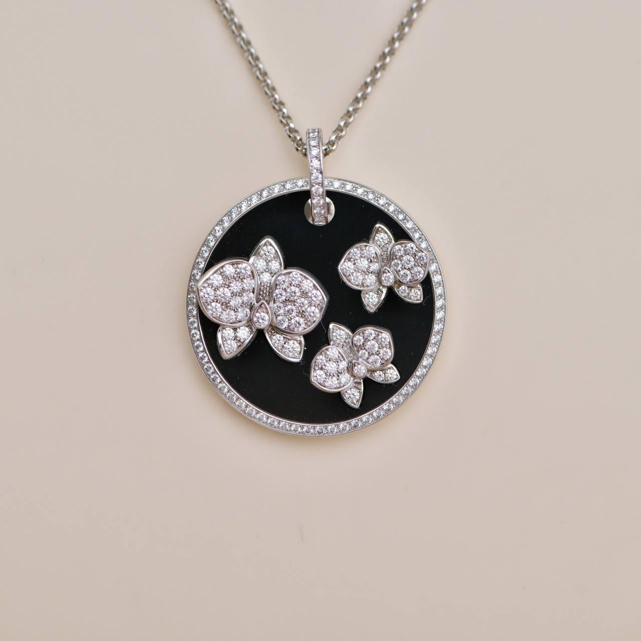 Cartier Caresse D'Orchidees Par Diamant Onyx 18K Weißgold Halskette im Angebot 7